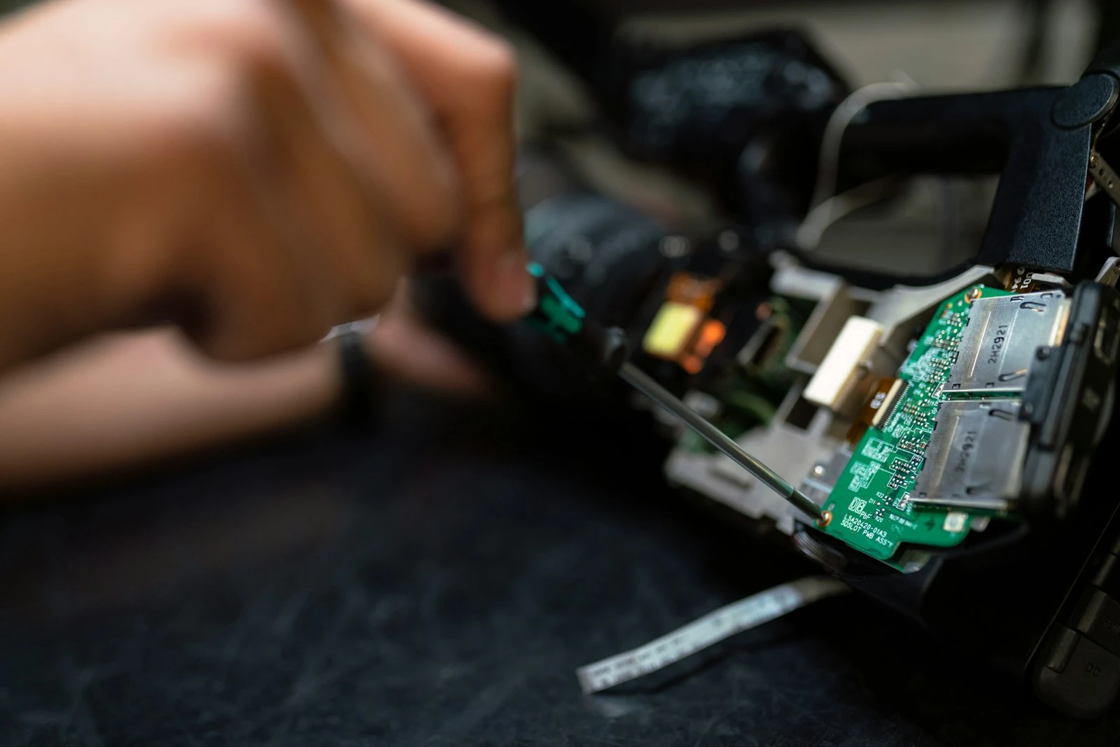 Technicien en intervention d’infogérance sur un équipement réseau