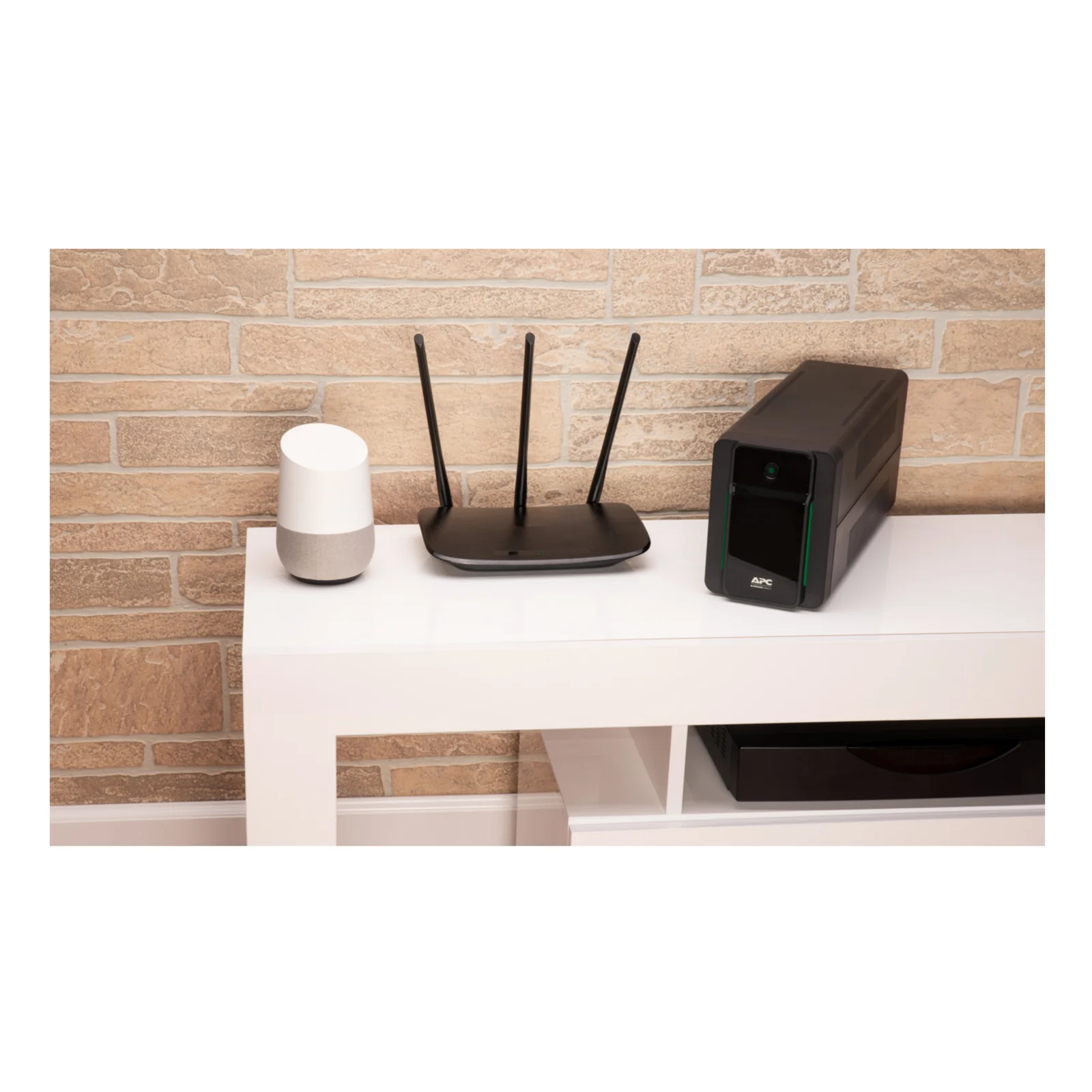 APC BX950MI-GR alimentation d'énergie non interruptible Interactivité de ligne 0,95 kVA 520 W 4 sortie(s) CA