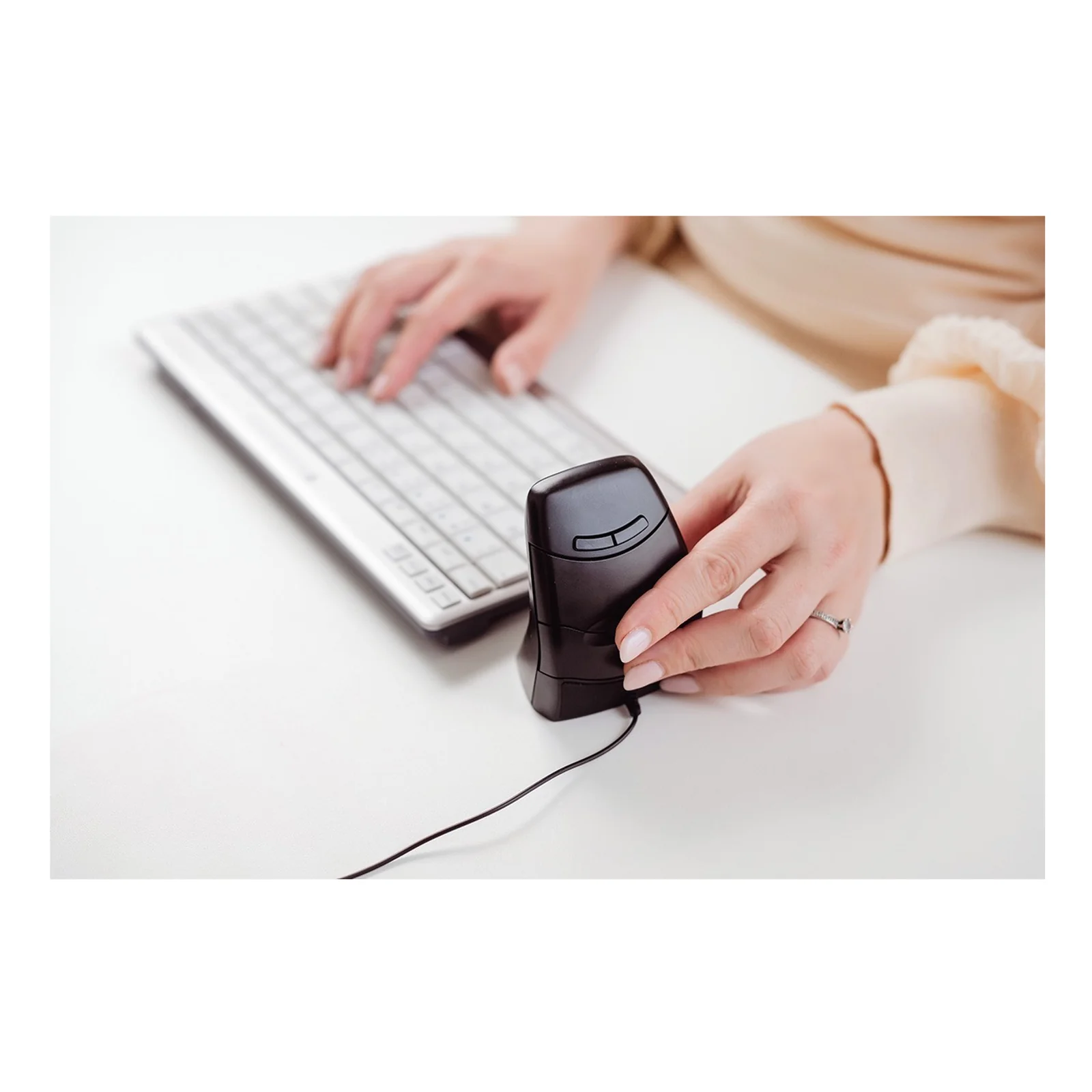 BakkerElkhuizen DXT 3 souris Bureau Ambidextre USB Type-C Optique 2400 DPI