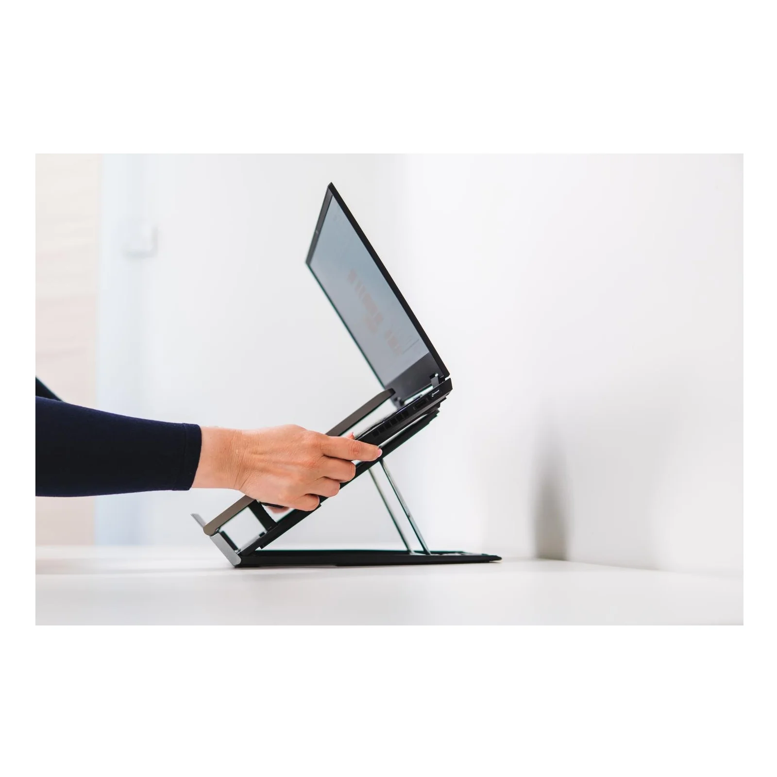 BakkerElkhuizen Ergo-Q 330 Circular Supports de Laptop Noir, Gris 43,2 cm (17")