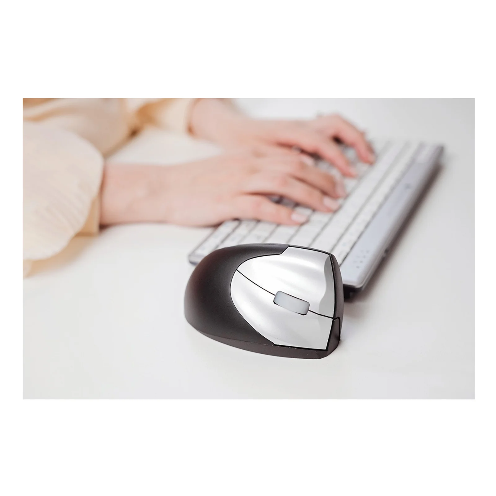 BakkerElkhuizen Handshake Wireless VS4 souris Bureau Gauche RF sans fil Laser 2400 DPI
