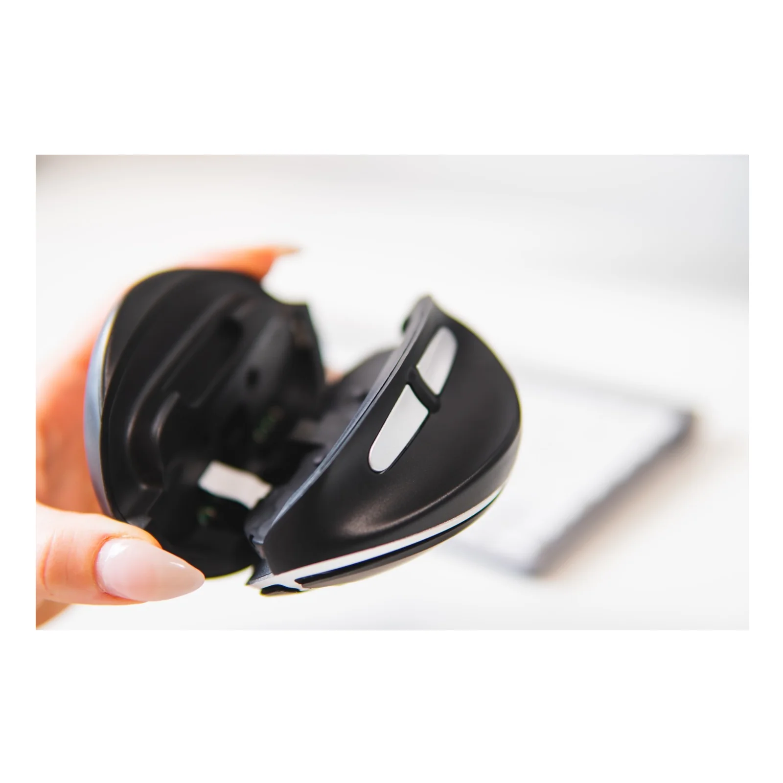 BakkerElkhuizen Oyster Mouse Wired souris Bureau Ambidextre USB Type-A Laser 1200 DPI
