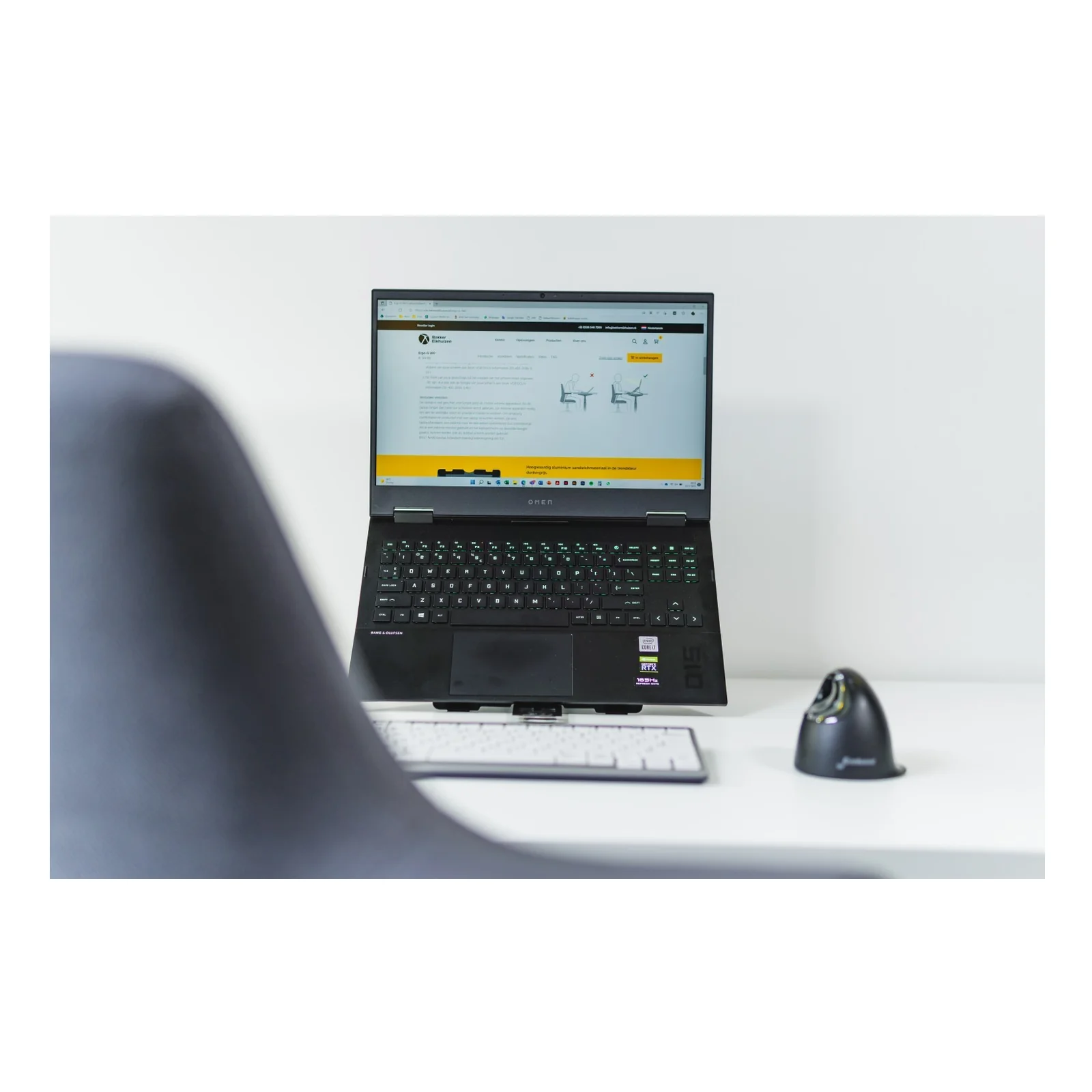 BakkerElkhuizen UltraStand Universal Supports de Laptop Noir, Gris foncé 39,6 cm (15.6")