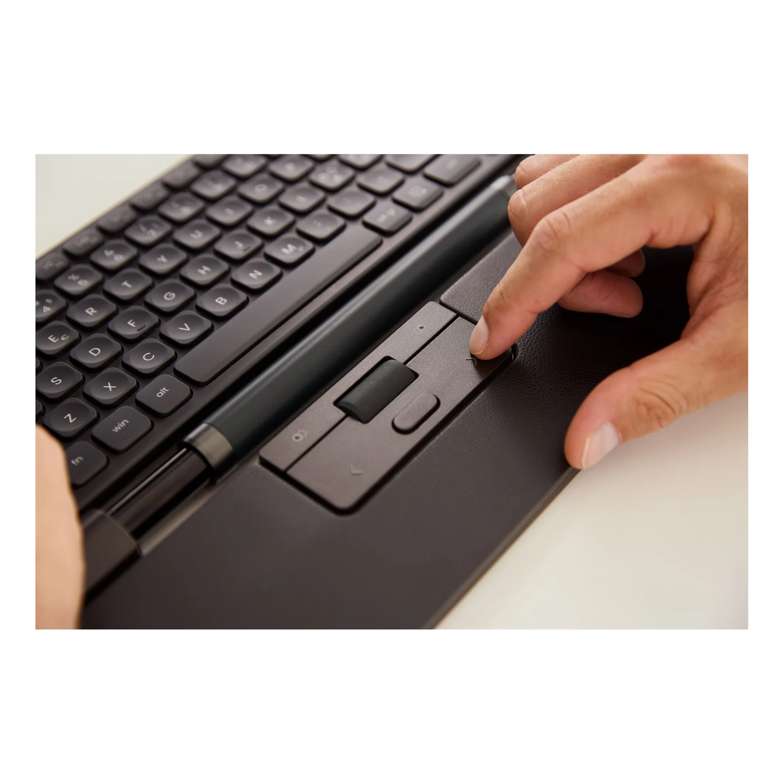 Contour Design La RollerMouse Pro Slim Repose-poignet en cuir végan Sans fil
