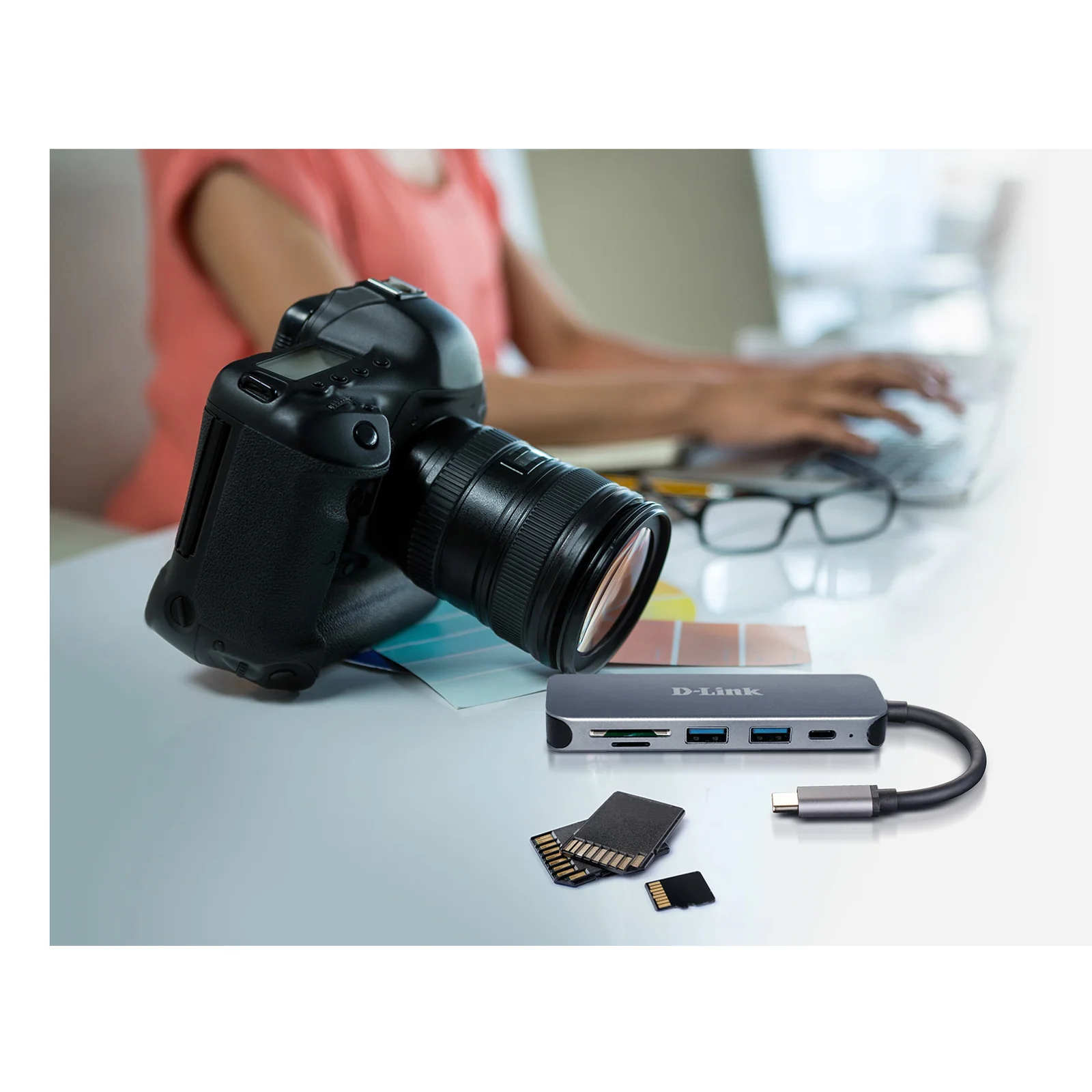 D-Link Hub USB-C 5-en-1 avec lecteur de carte DUB-2325