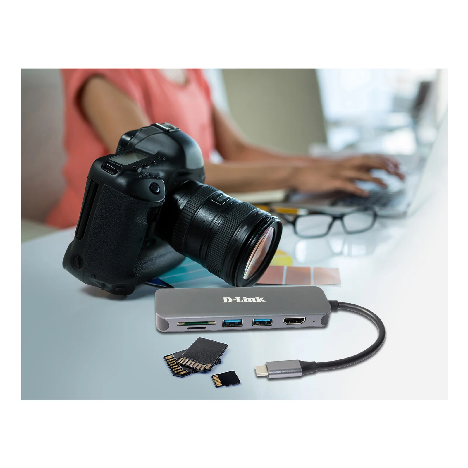 D-Link Hub USB-C 6-en-1 avec HDMI/lecteur de carte/alimentation DUB-2327