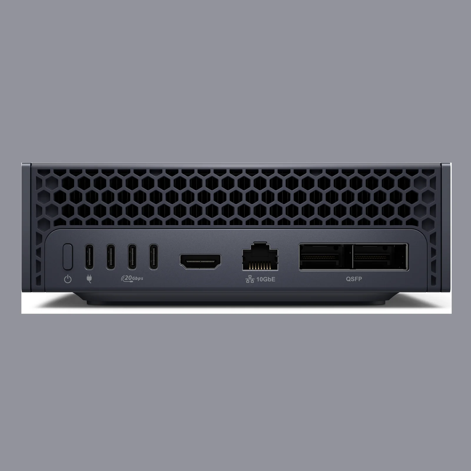 Vue arrière du mini PC montrant 4 ports USB-C 20 Gbps, prise HDMI, port RJ-45 10 GbE et 2 emplacements QSFP réseau haute vitesse