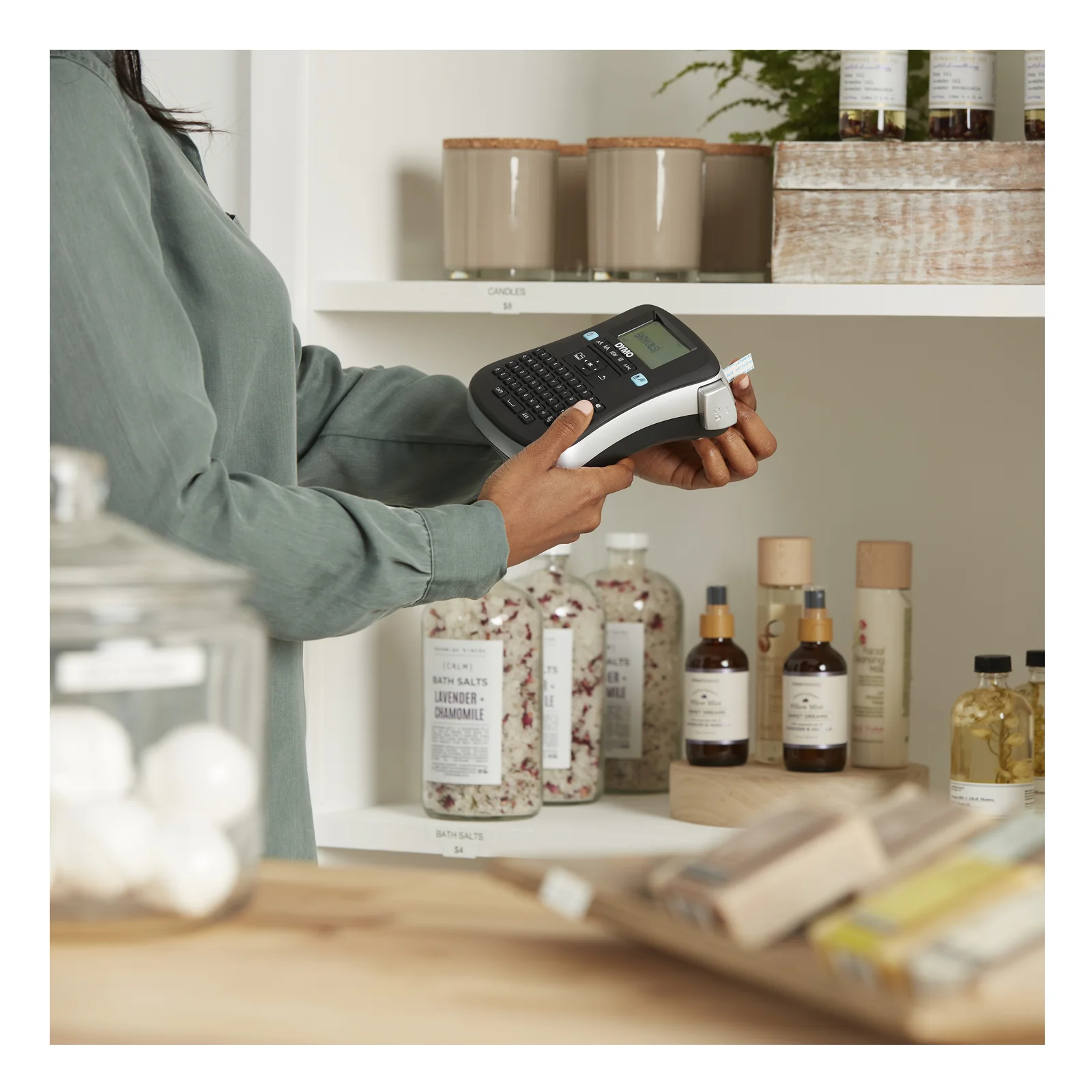 DYMO LabelManager Étiqueteuse 210D+ | Clavier AZERTY | Imprimante Portable d'Étiquettes Autocollantes