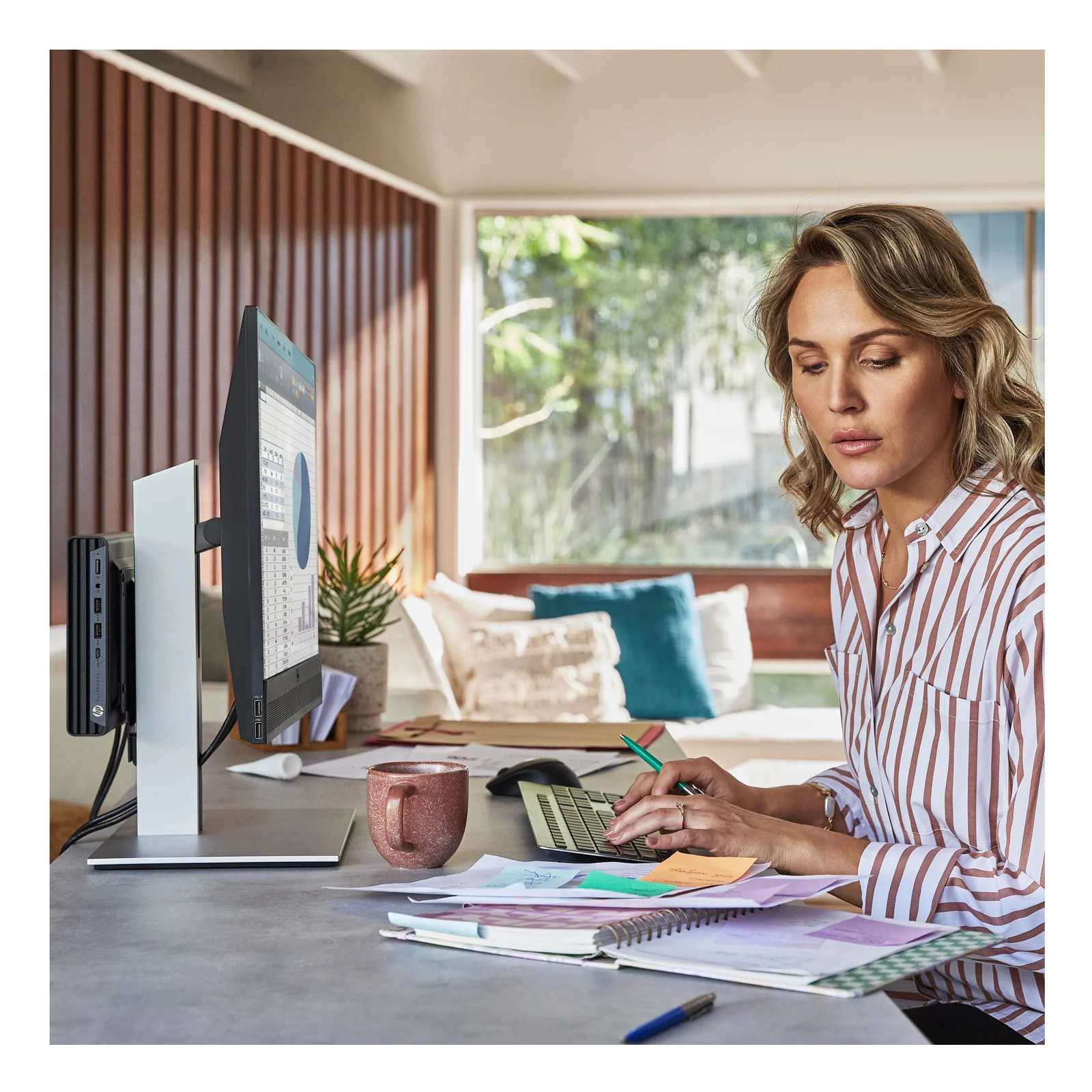HP Elite Mini 800 G9 Intel® Core™ i5 i5-14500 16 Go DDR5-SDRAM 512 Go SSD Windows 11 Pro Mini PC Noir