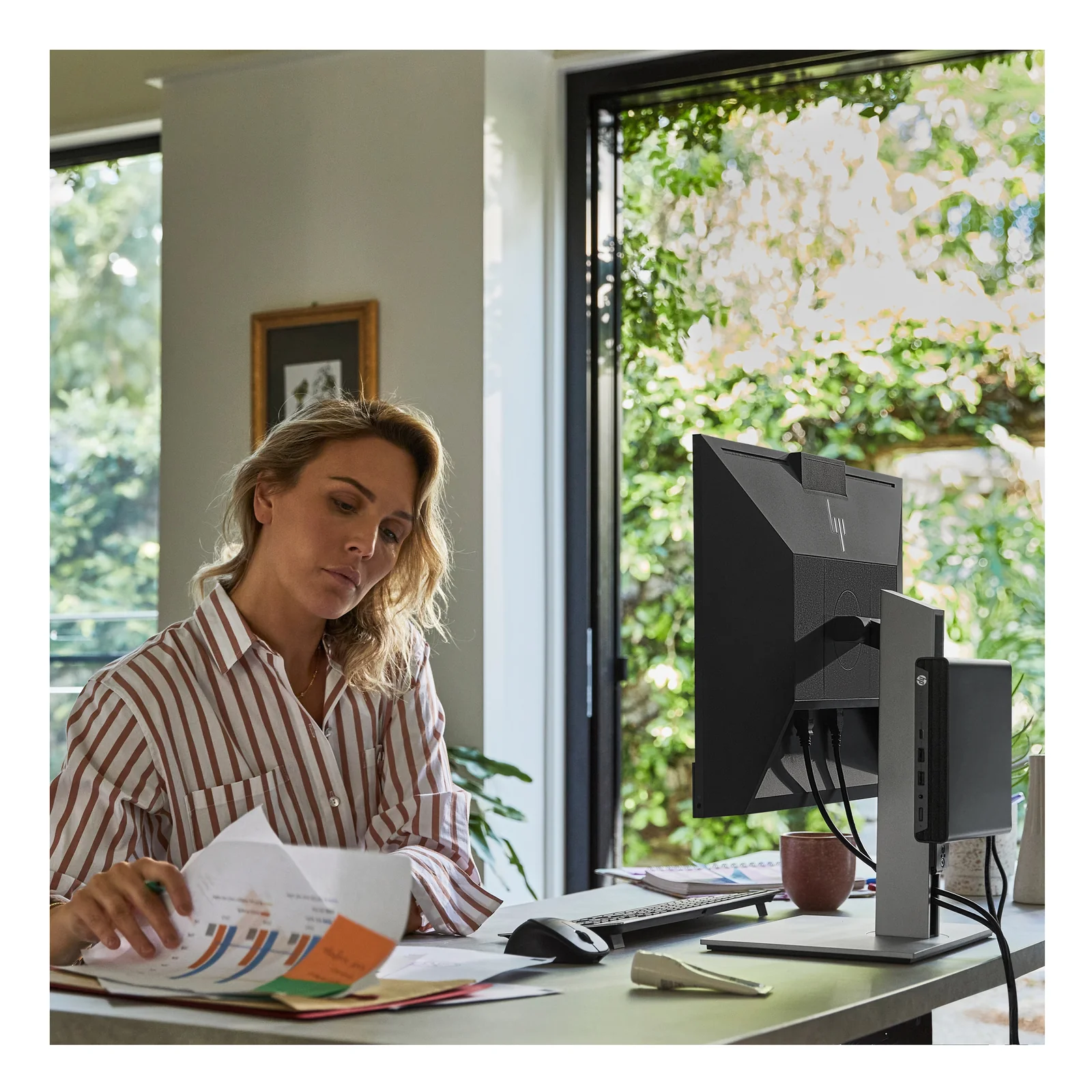 HP Elite Mini 800 G9 Intel® Core™ i5 i5-14500 16 Go DDR5-SDRAM 512 Go SSD Windows 11 Pro Mini PC Noir