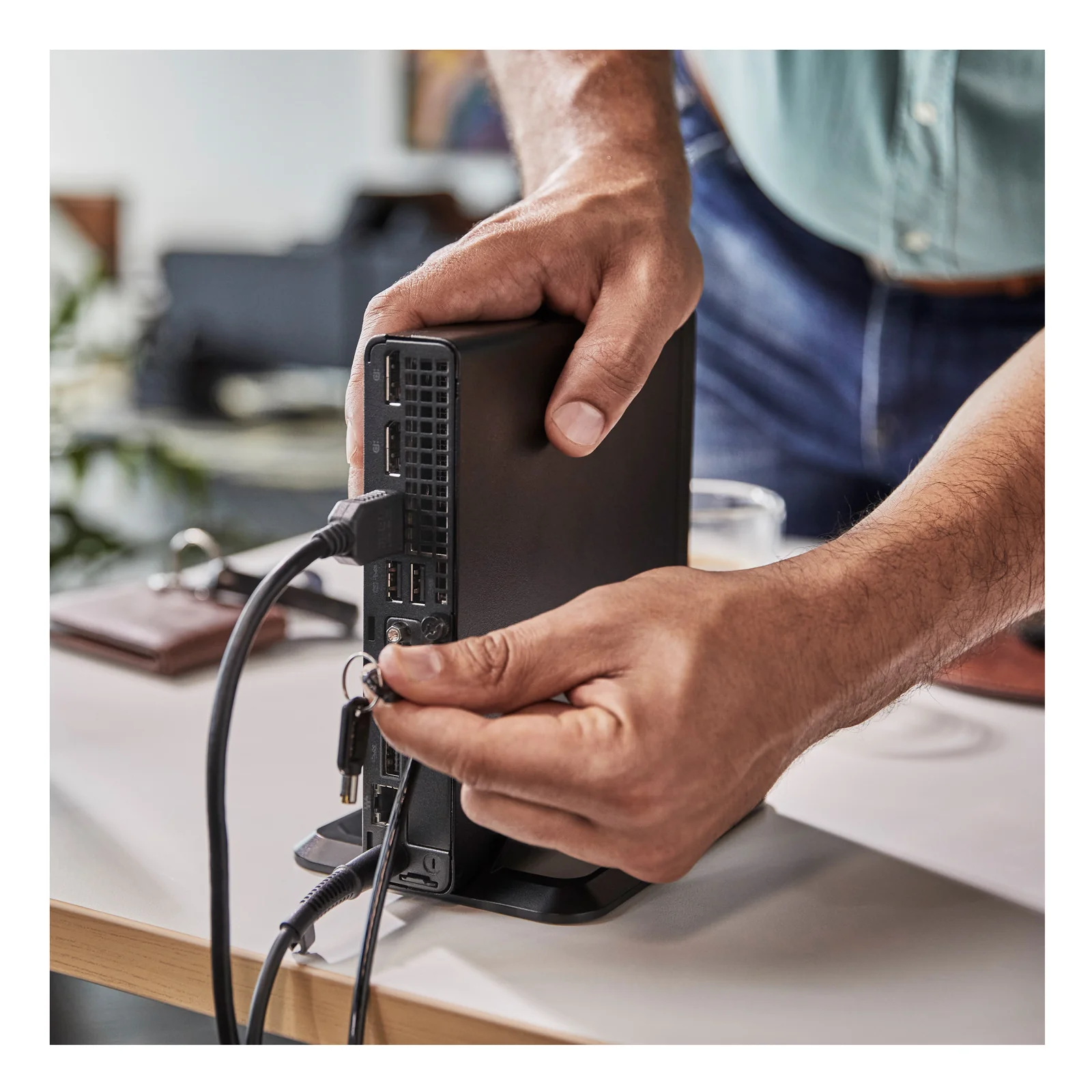 HP Elite Mini 800 G9 Intel® Core™ i5 i5-14500 16 Go DDR5-SDRAM 512 Go SSD Windows 11 Pro Mini PC Noir