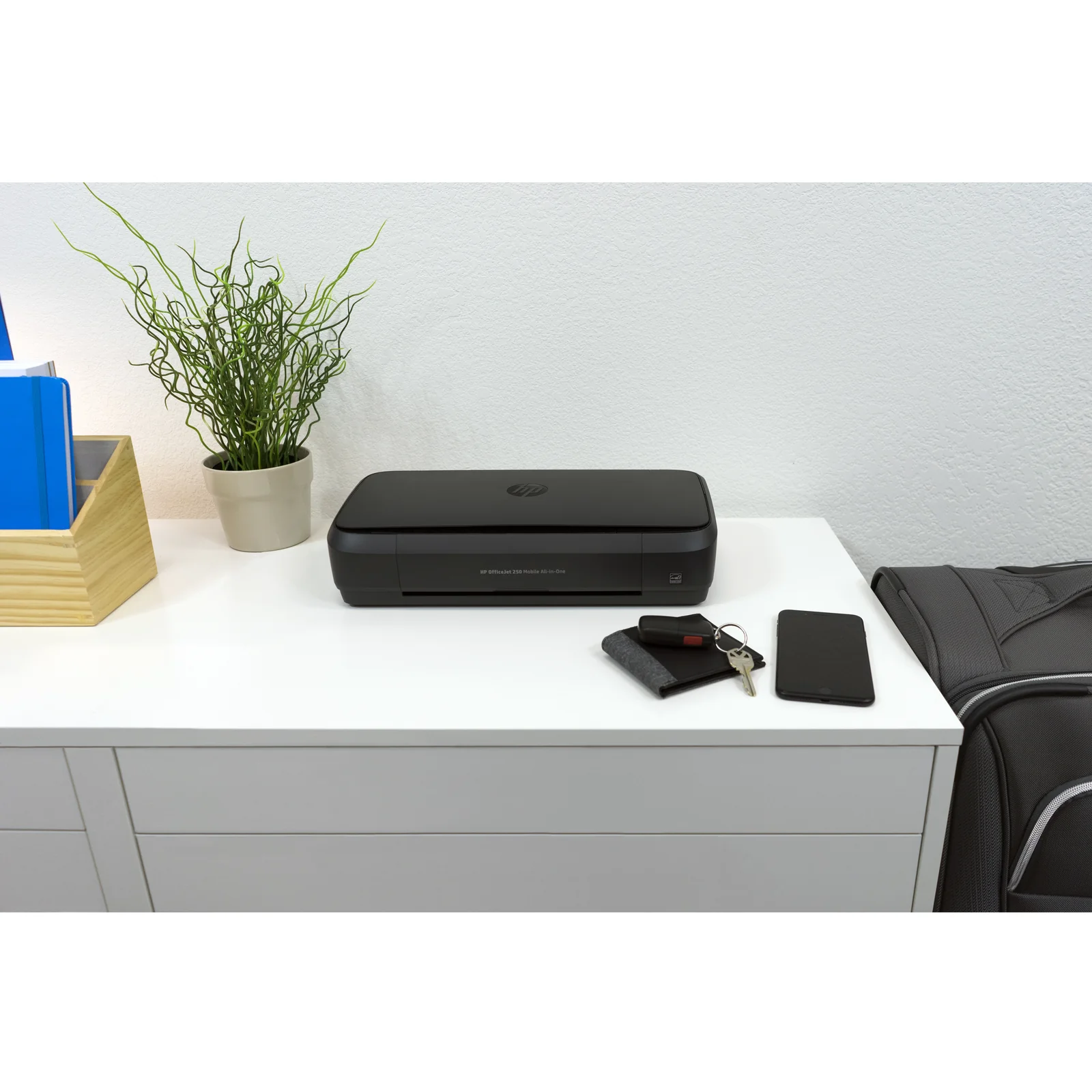 HP OfficeJet Mobile 250 Sans fil All-in-One Couleur Imprimante, Copieur, Scanner