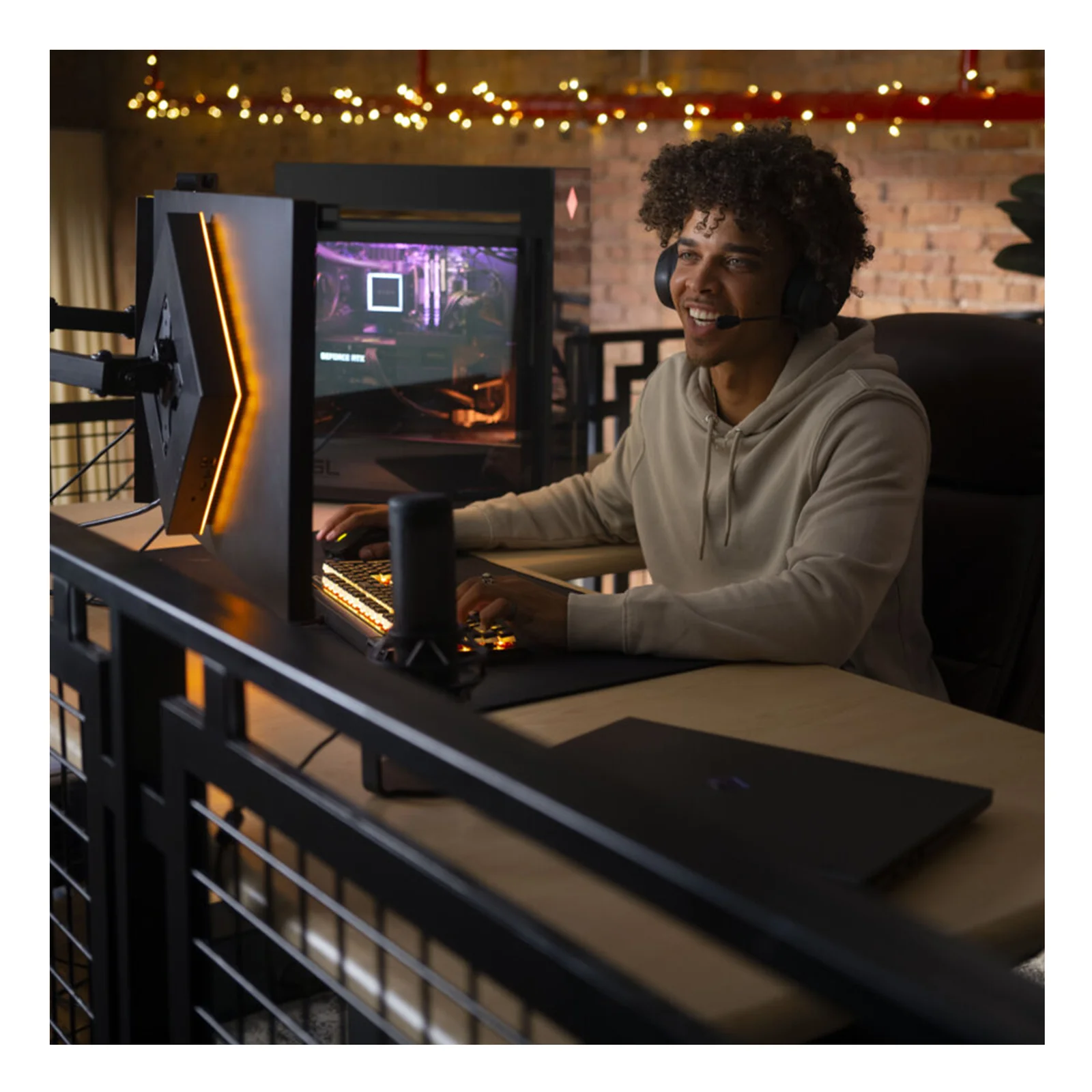OMEN by HP 45L Gaming Desktop GT22-3031nf Intel Core Ultra 7 265K 64 Go DDR5-SDRAM 4 To SSD NVIDIA GeForce RTX 5070 Windows 11 Home Tower PC AI PC Noir