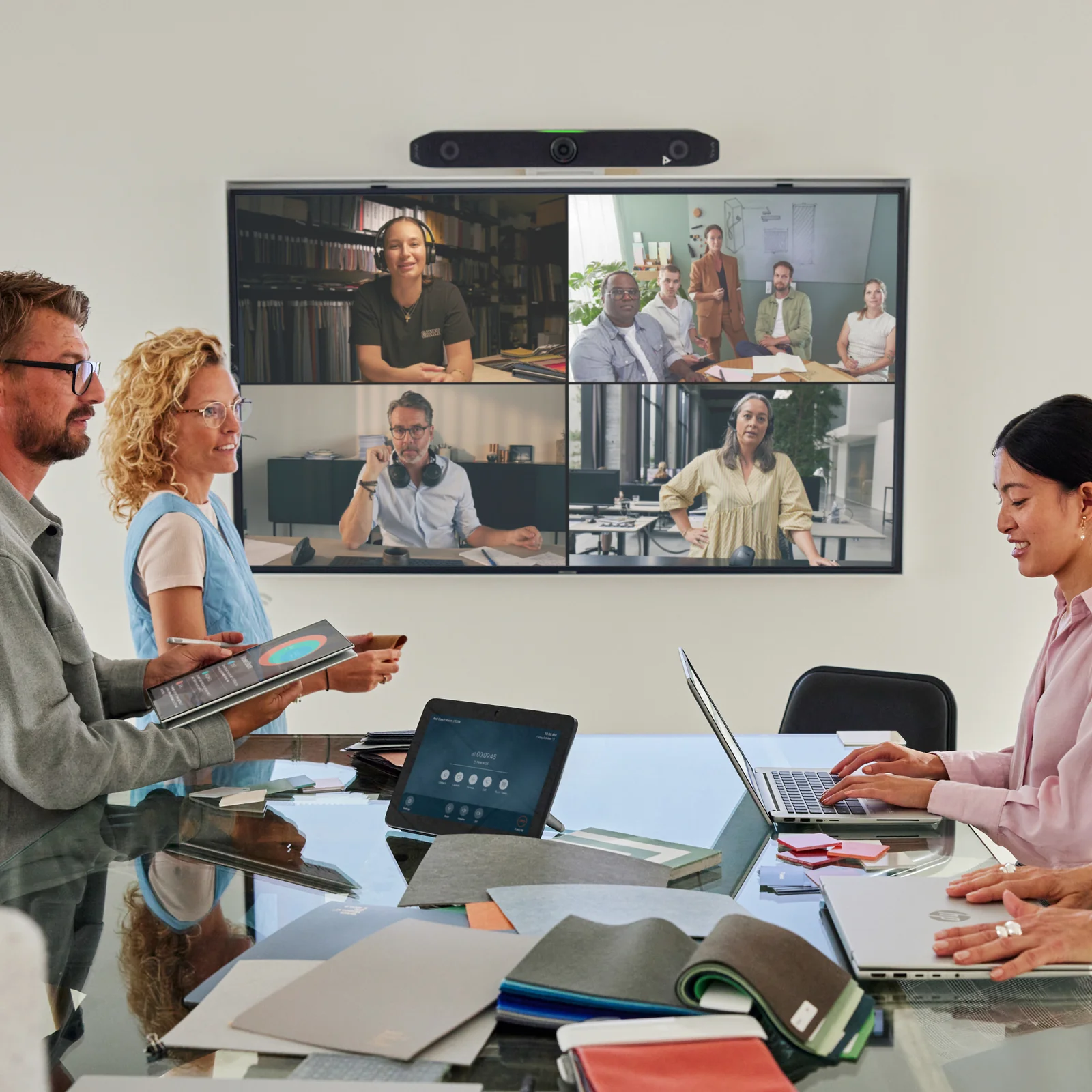 HP Poly Barre de visioconférence tout-en-un Poly Studio X52 sans radio ni cordon d’alimentation GSA/TAA