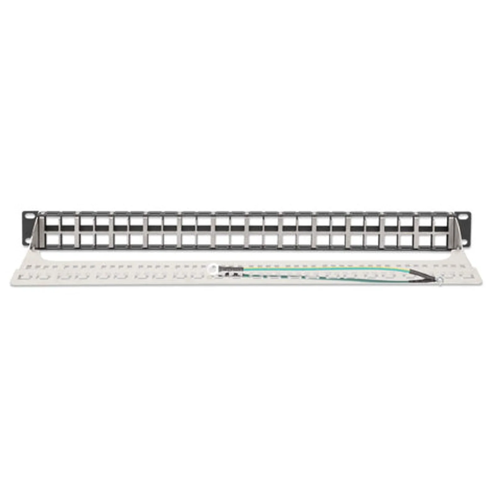 Intellinet Panneau de brassage aveugle blindé 48 ports, 1U, panneau Keystone 19" non équipé pour installations haute densité, barre de gestion des câbles amovible, noir