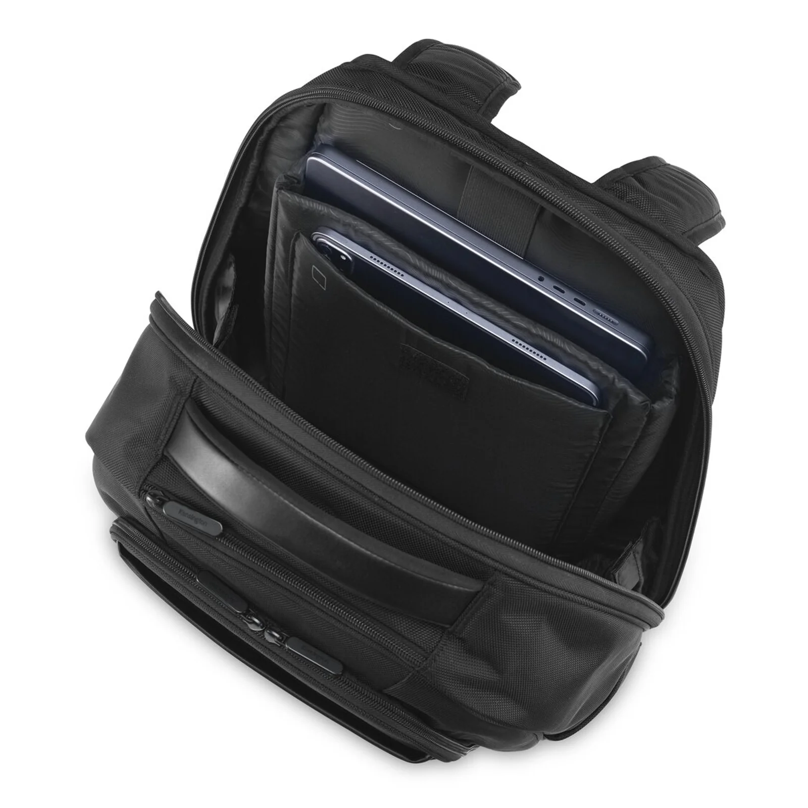 Compartiment principal ouvert du Kensington Contour 2.0 EQ Pro, emplacement laptop rembourré