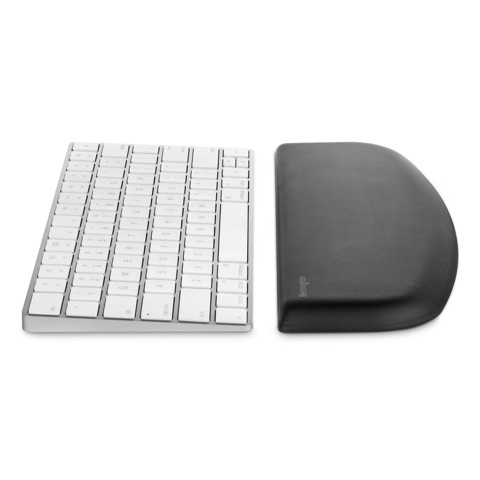 Repose-poignets Kensington ErgoSoft positionné devant un clavier compact blanc sans fil, vue légèrement en plongée