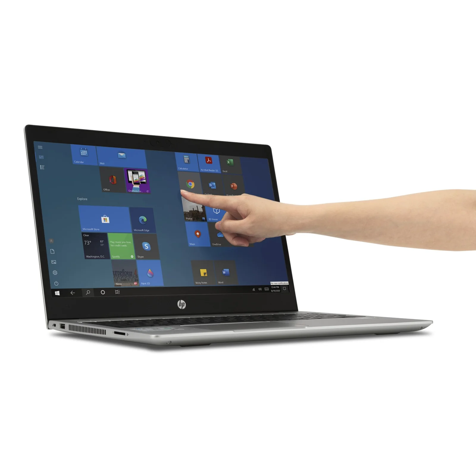 Doigt touchant l'écran d'un laptop HP argenté avec filtre antireflet posé, vue de face