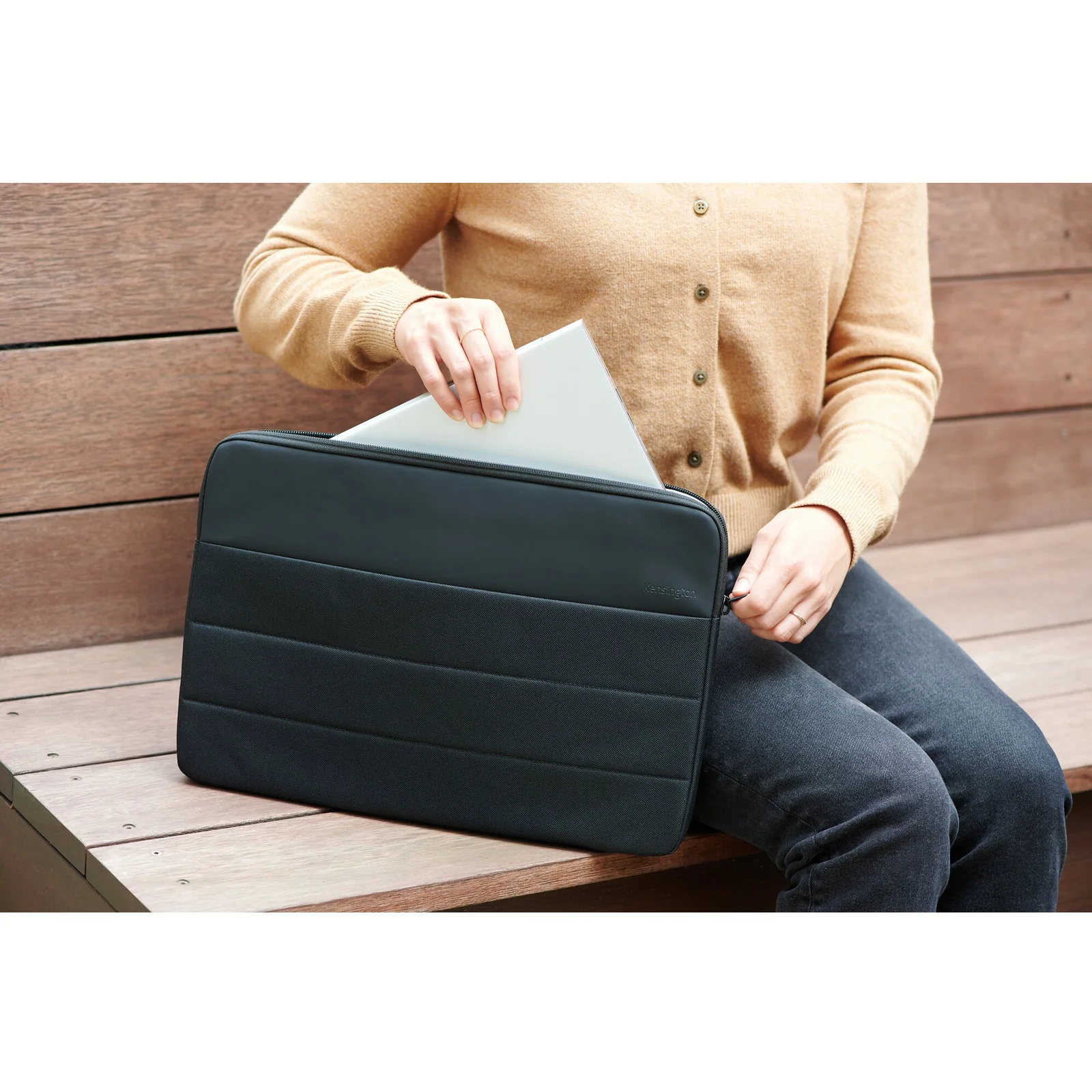 Kensington Housse EQ pour ordinateur portable 16”