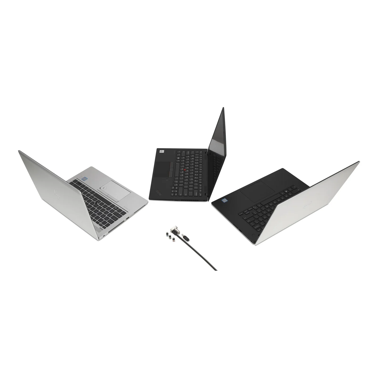 Trois ordinateurs portables de couleurs différentes avec le câble antivol Kensington K62318WW, illustration de la compatibilité multi-modèles