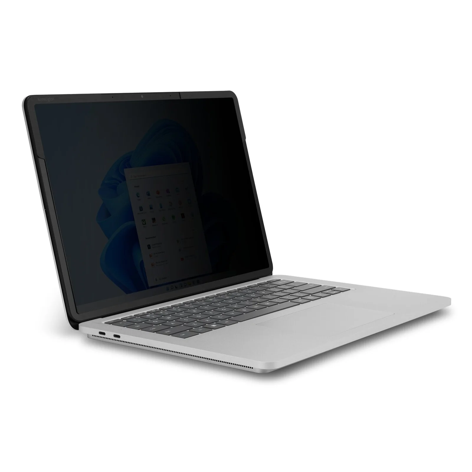 Vue de côté d'un Surface Laptop Studio avec filtre MagPro Elite, écran assombri par le filtre