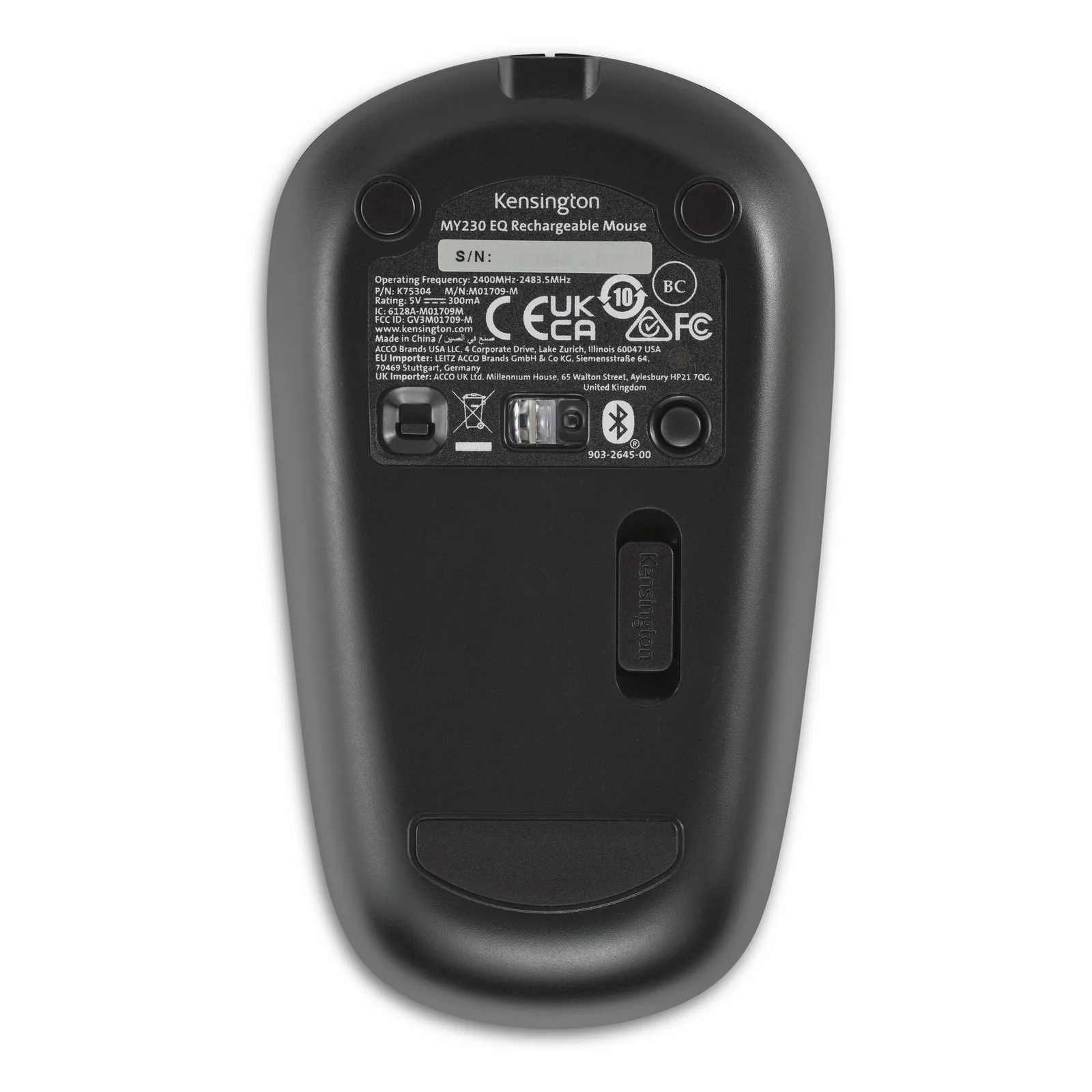 Dessous de la MY230 EQ avec étiquette technique, compartiment récepteur et port de charge