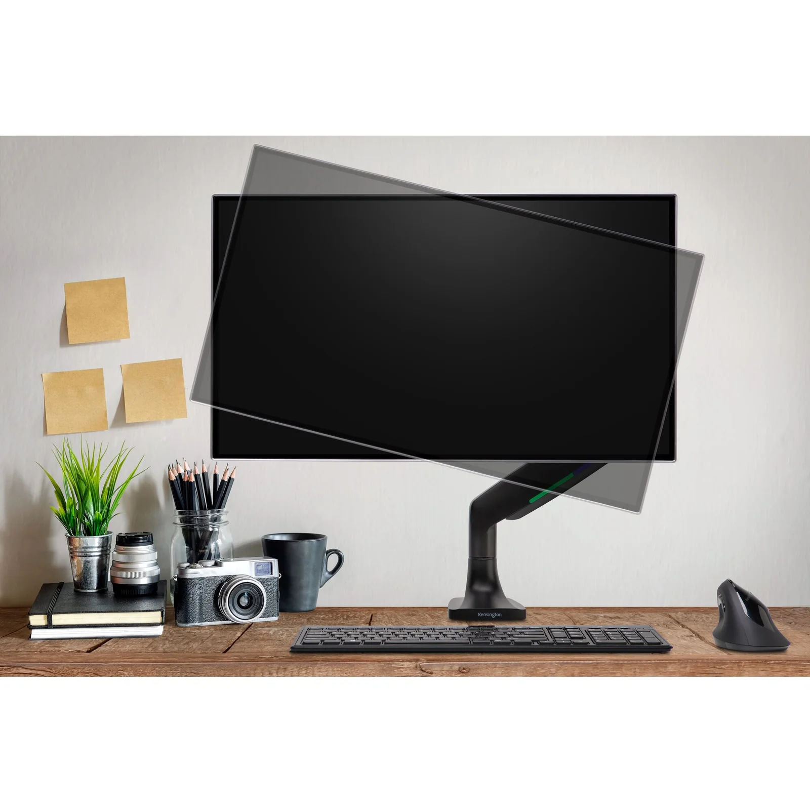 Bras articulé Kensington SmartFit One-Touch avec écran noir, vue d'ensemble poste de travail