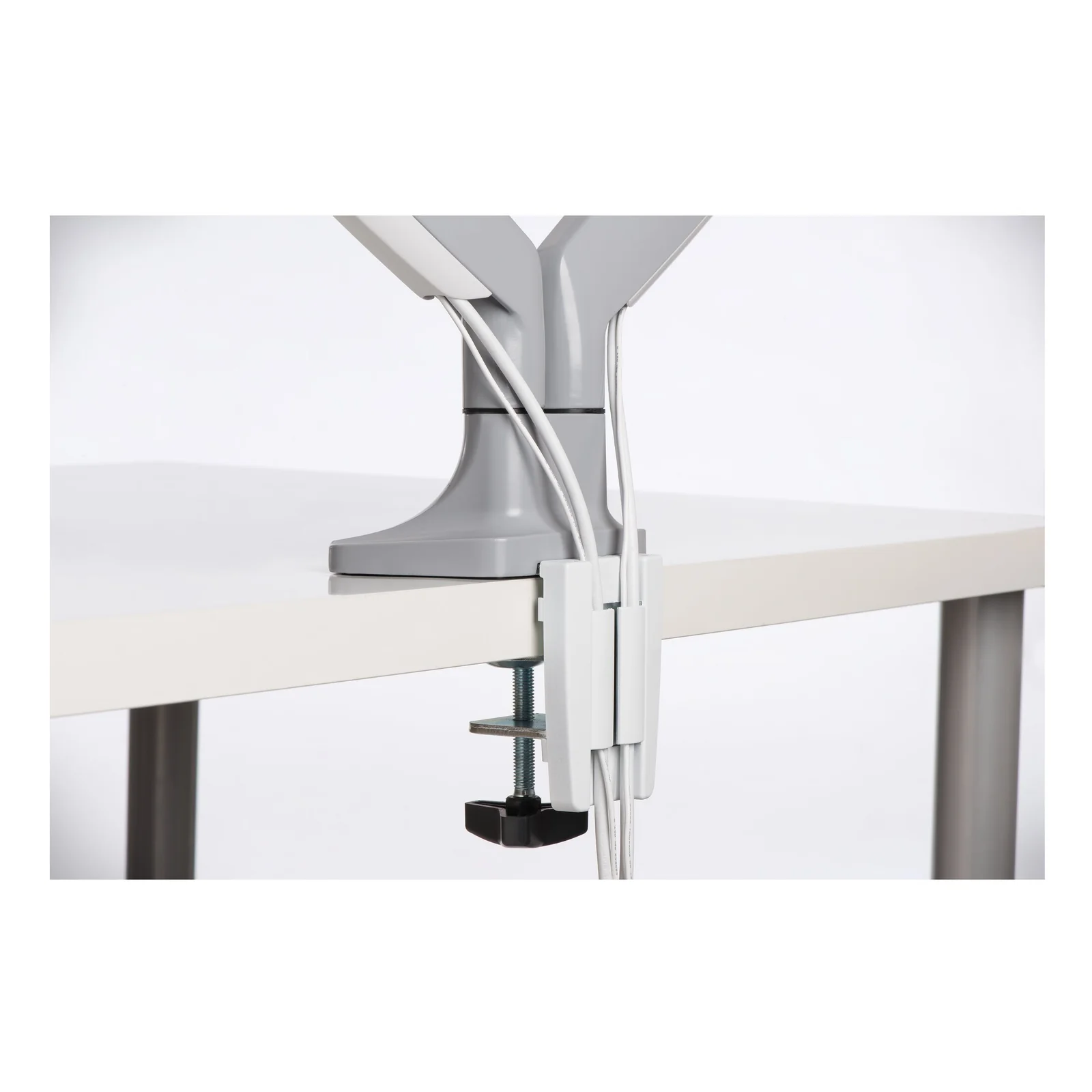 Gros plan sur la fixation de la pince du double bras Kensington SmartFit, bureau blanc