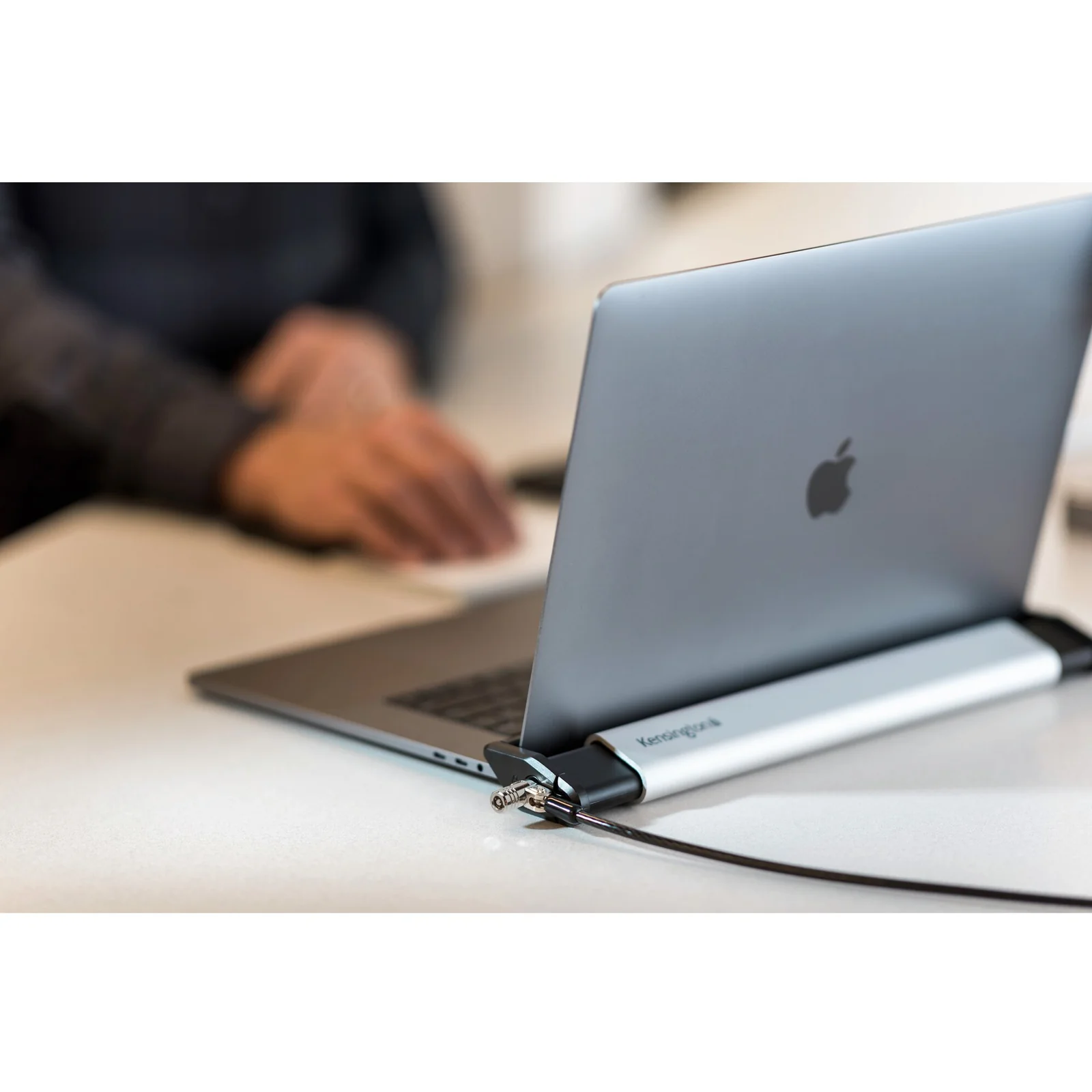 Kensington Station de sécurité 2.0 pour ordinateurs 11 à 15.6’’ avec câble de sécurité