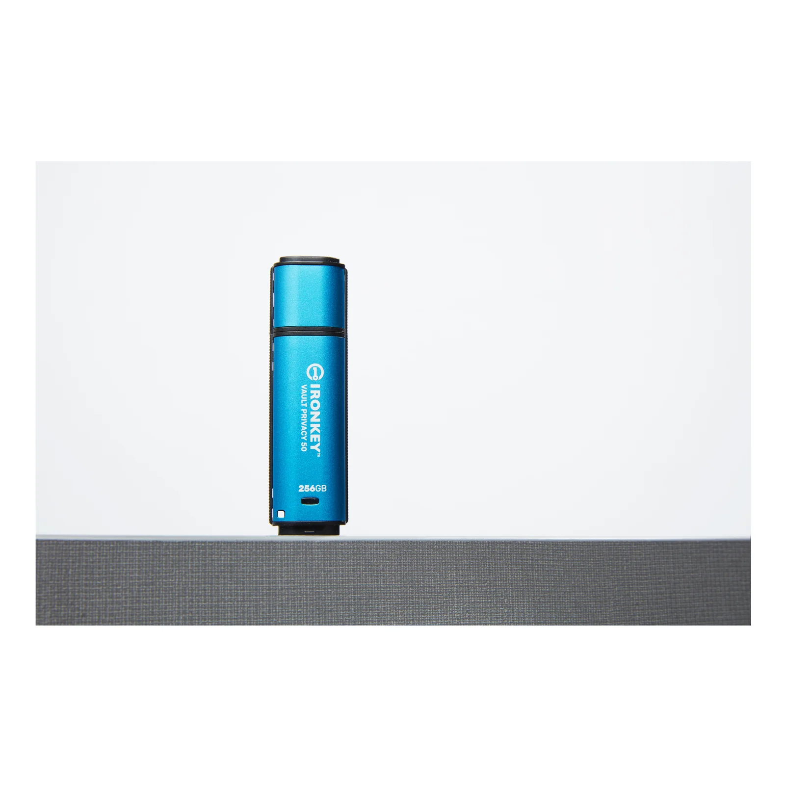 Kingston Technology IronKey 256Go Vault Privacy 50 chiffrée AES-256, FIPS 197