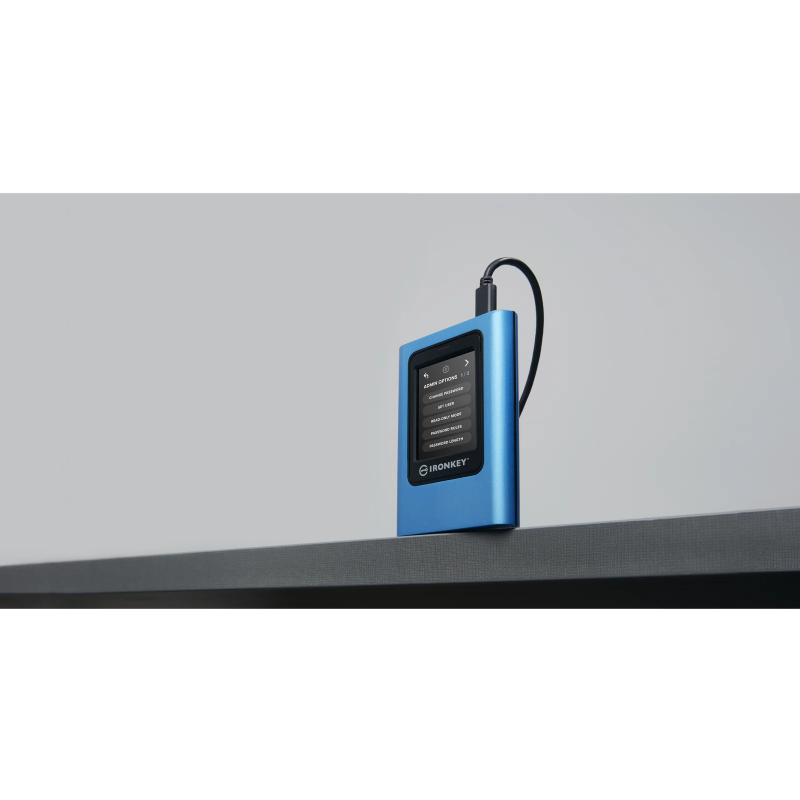 Kingston Technology IronKey 960Go Vault Privacy 80 XTS-AES 256-bit SSD externe chiffré