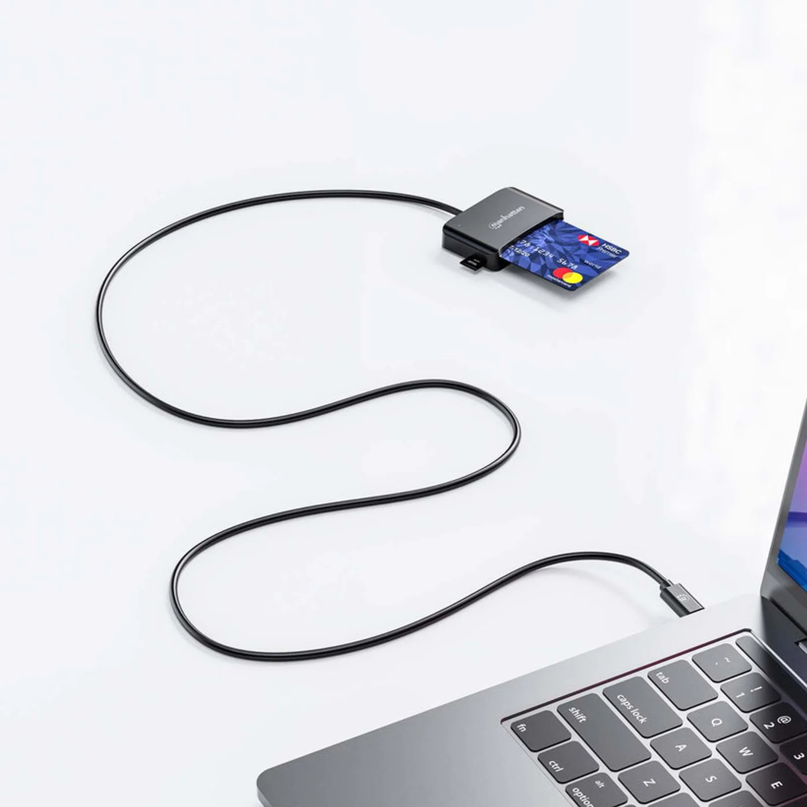 Manhattan Lecteur de cartes à puce à contact USB-C, avec emplacement microSD, connecteur USB-C mâle, compatible avec Windows, macOS et Linux, lit les cartes SIM avec adaptateur, câble de 1 m, noir, garantie de 3 ans