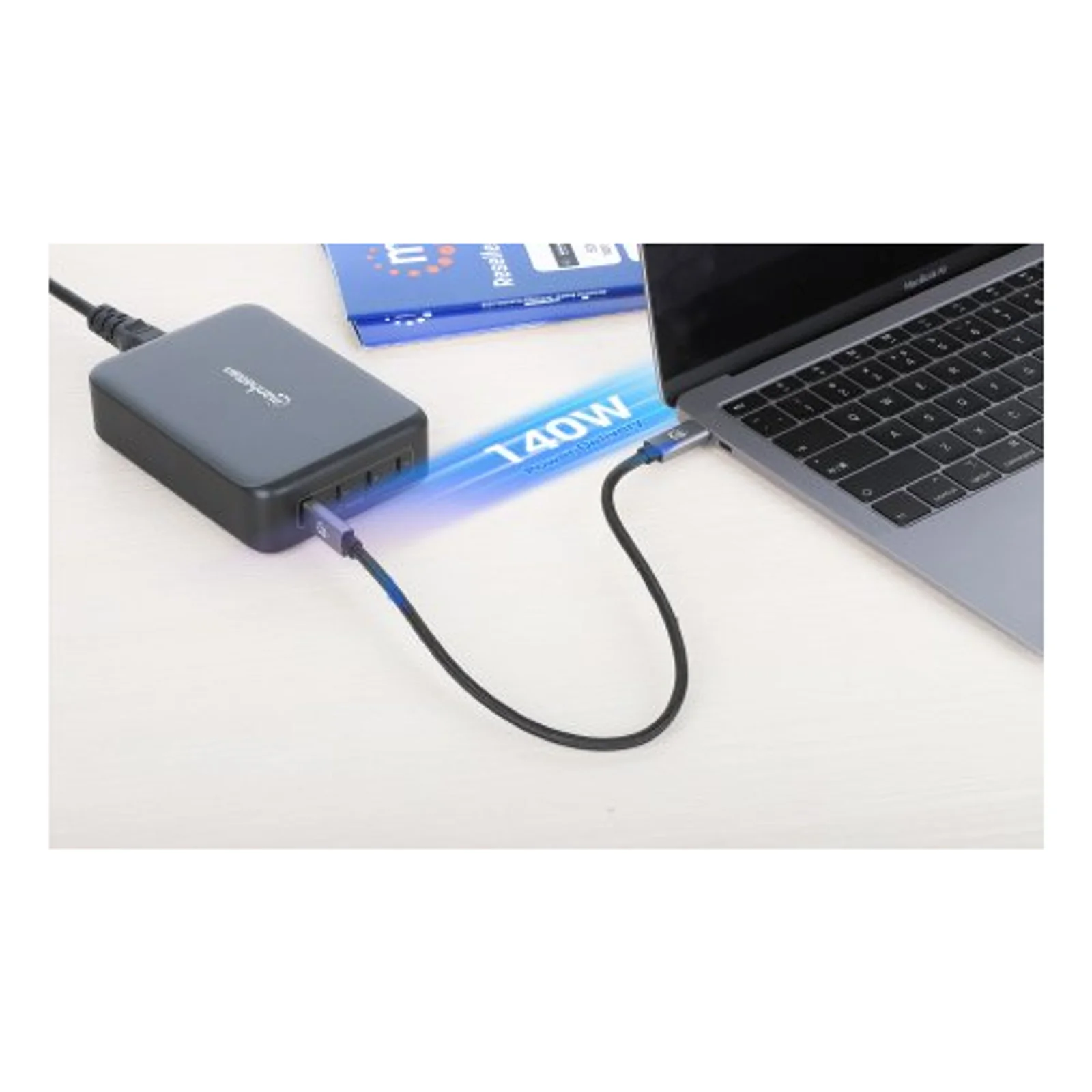 Manhattan Station de charge GaN USB Power Delivery à 4 ports, 240 W / PD 3.1, 4 ports USB-C PD jusqu’à 140 W par port, puissance totale de 240 W, noir