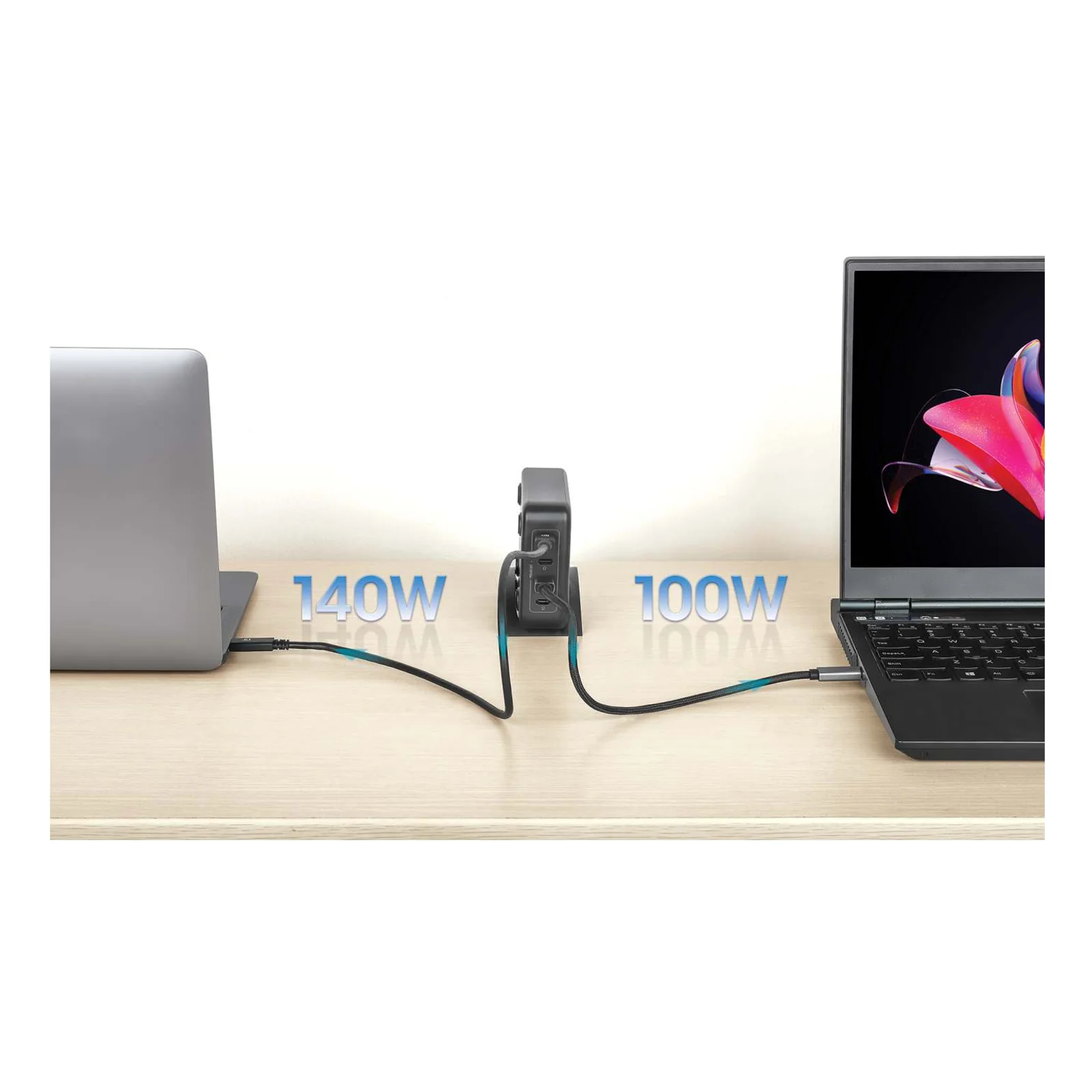 Manhattan Station de charge GaN USB Power Delivery à 4 ports, 240 W / PD 3.1, 4 ports USB-C PD jusqu’à 140 W par port, puissance totale de 240 W, noir