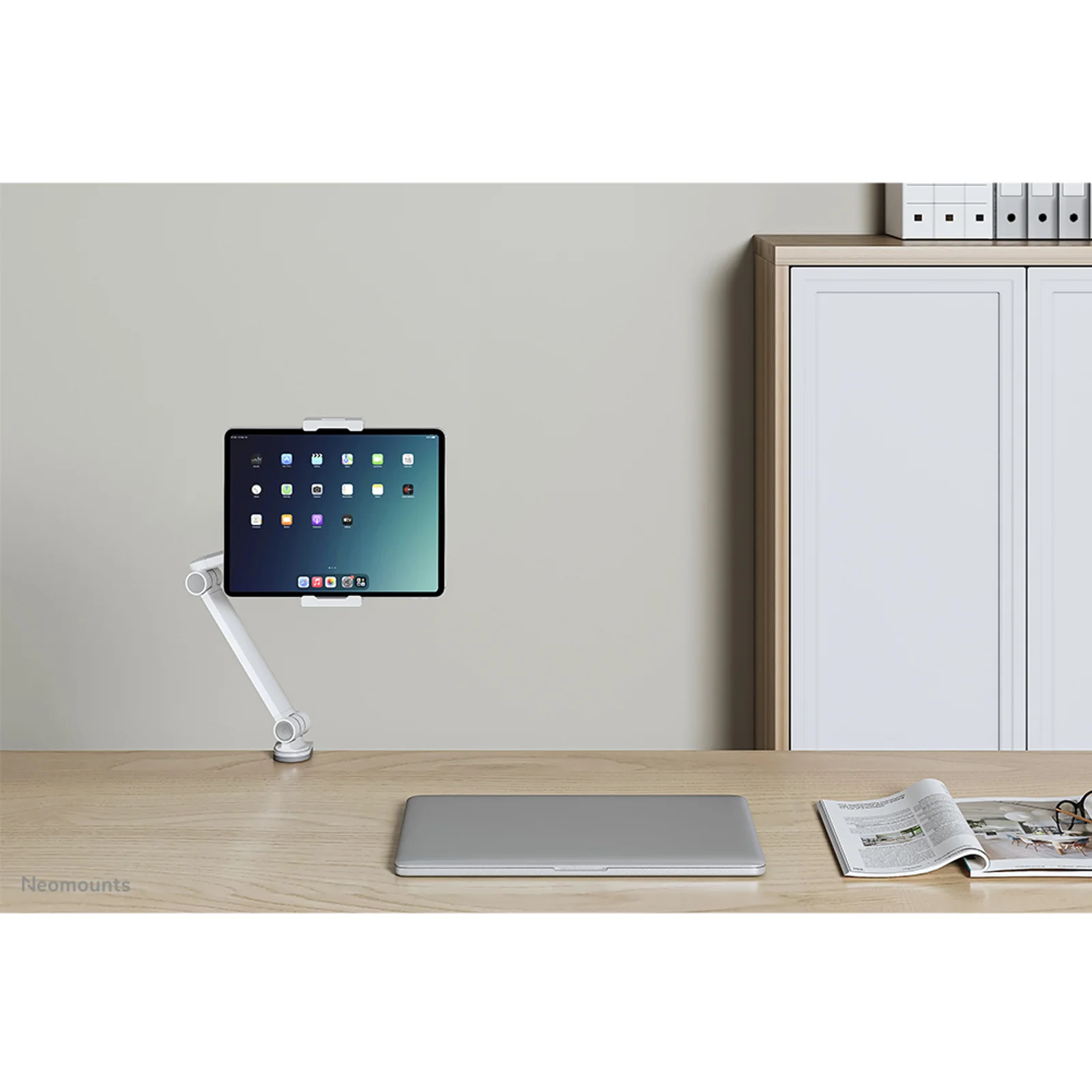 Neomounts DS15-545WH1 Support pour tablette à pince pour bureau 4.7-12.9" - universel - orientable