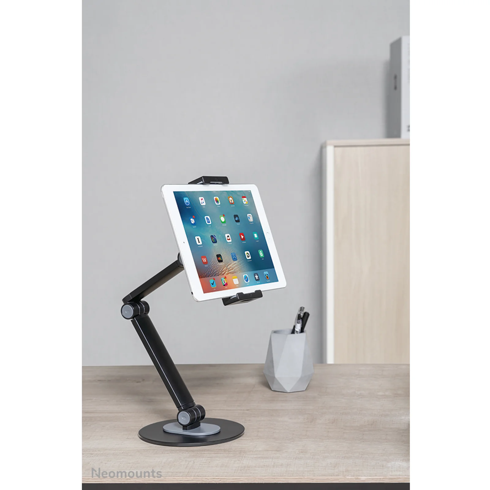 Neomounts DS15-550BL1 Support pour tablette 4.7-12.9" - universel