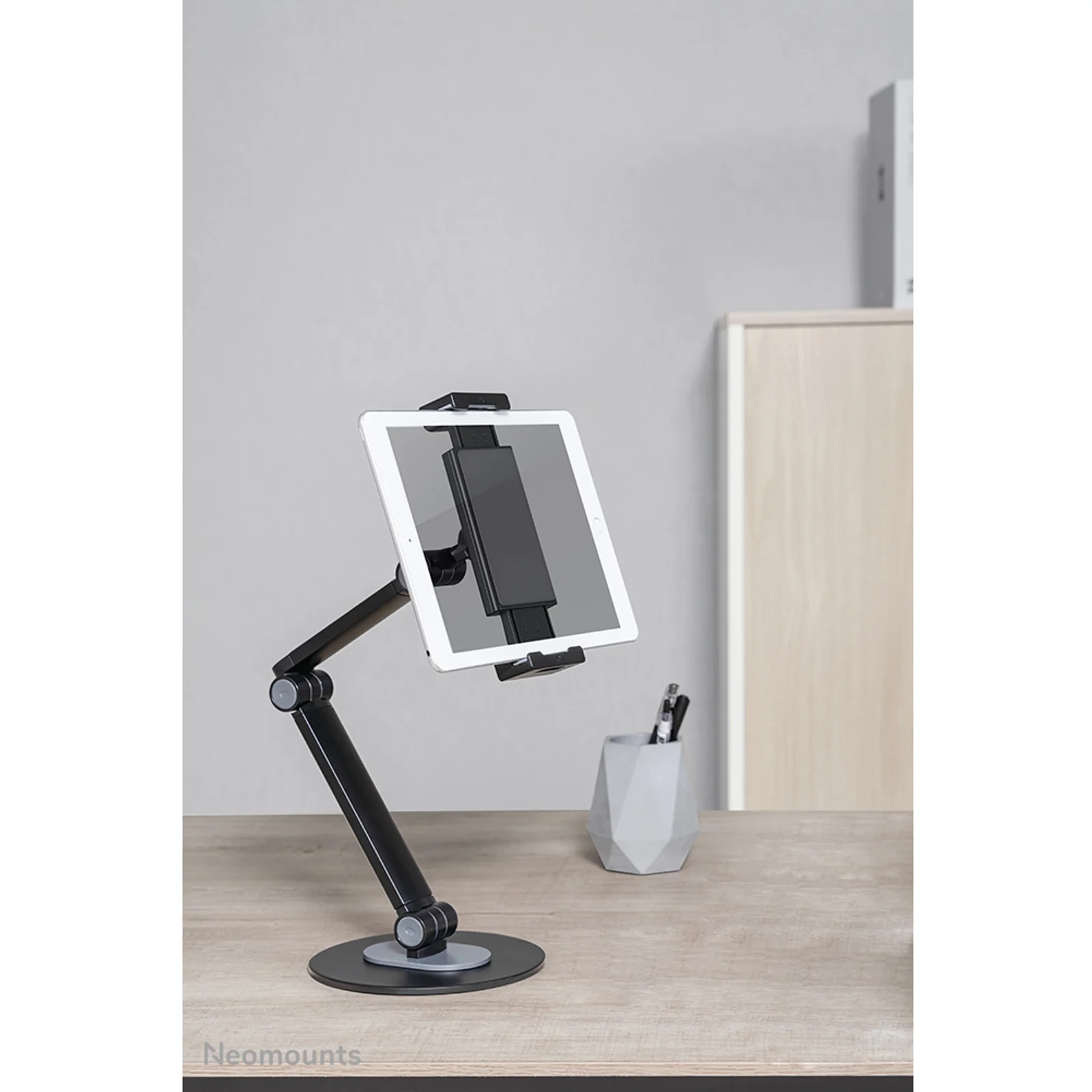 Neomounts DS15-550BL1 Support pour tablette 4.7-12.9" - universel
