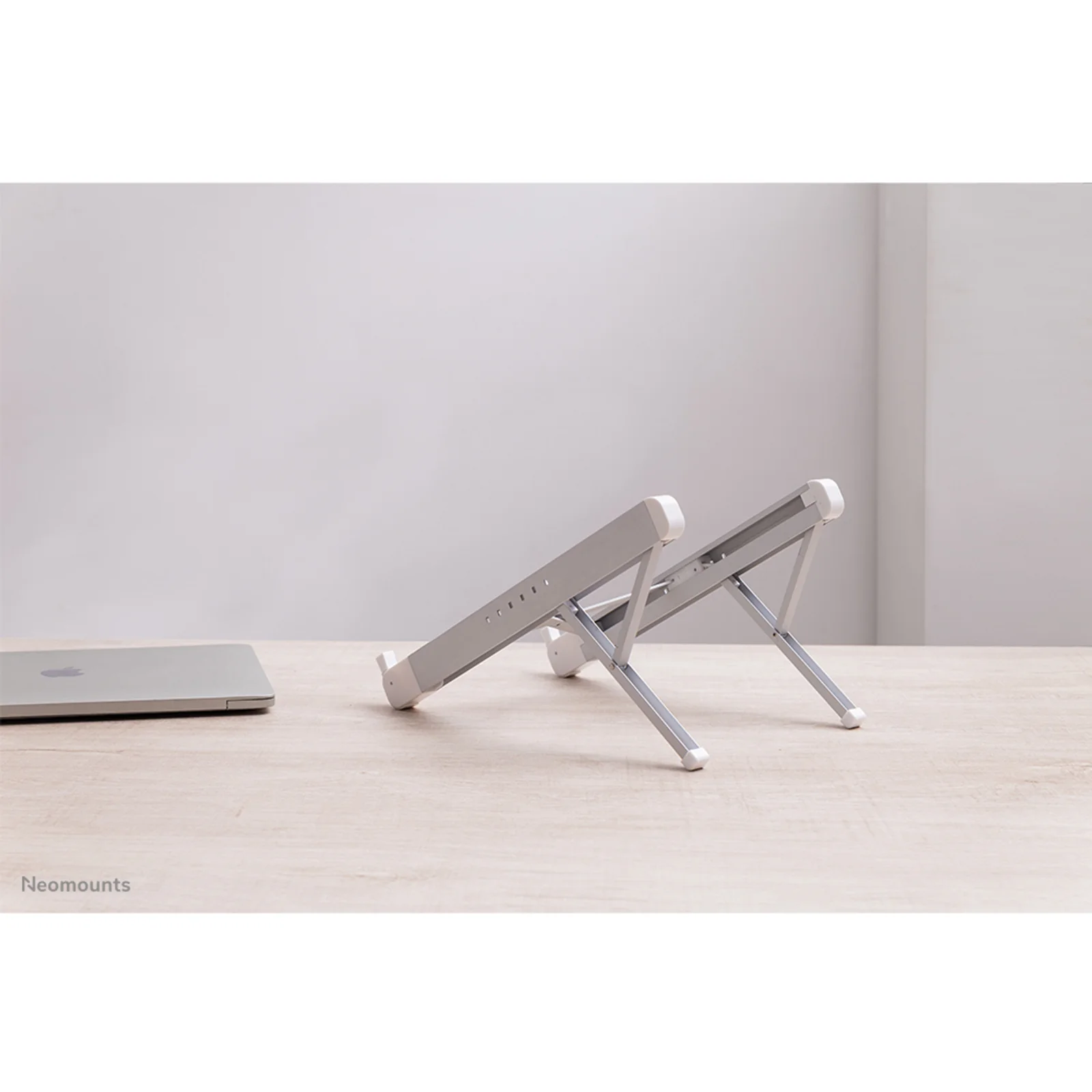 Neomounts NSLS010 Support pour ordinateur portable 11-17" - pliable - compact - universel