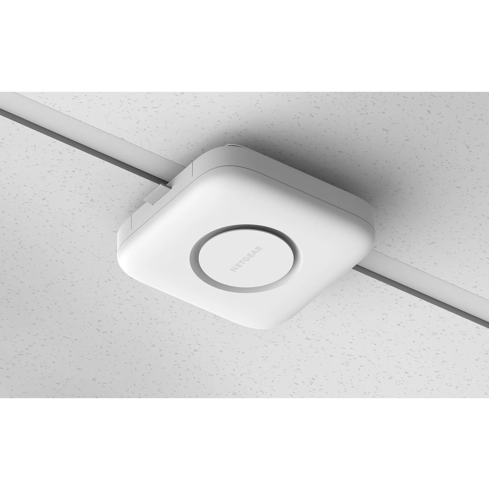 NETGEAR WBE718 9400 Mbit/s Blanc Connexion Ethernet, supportant l'alimentation via ce port (PoE)