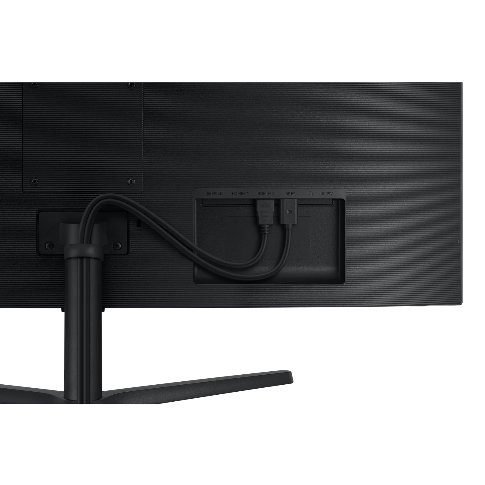 Gros plan des ports arrière du Samsung ViewFinity S5 avec câble branché, prises HDMI et DisplayPort identifiées