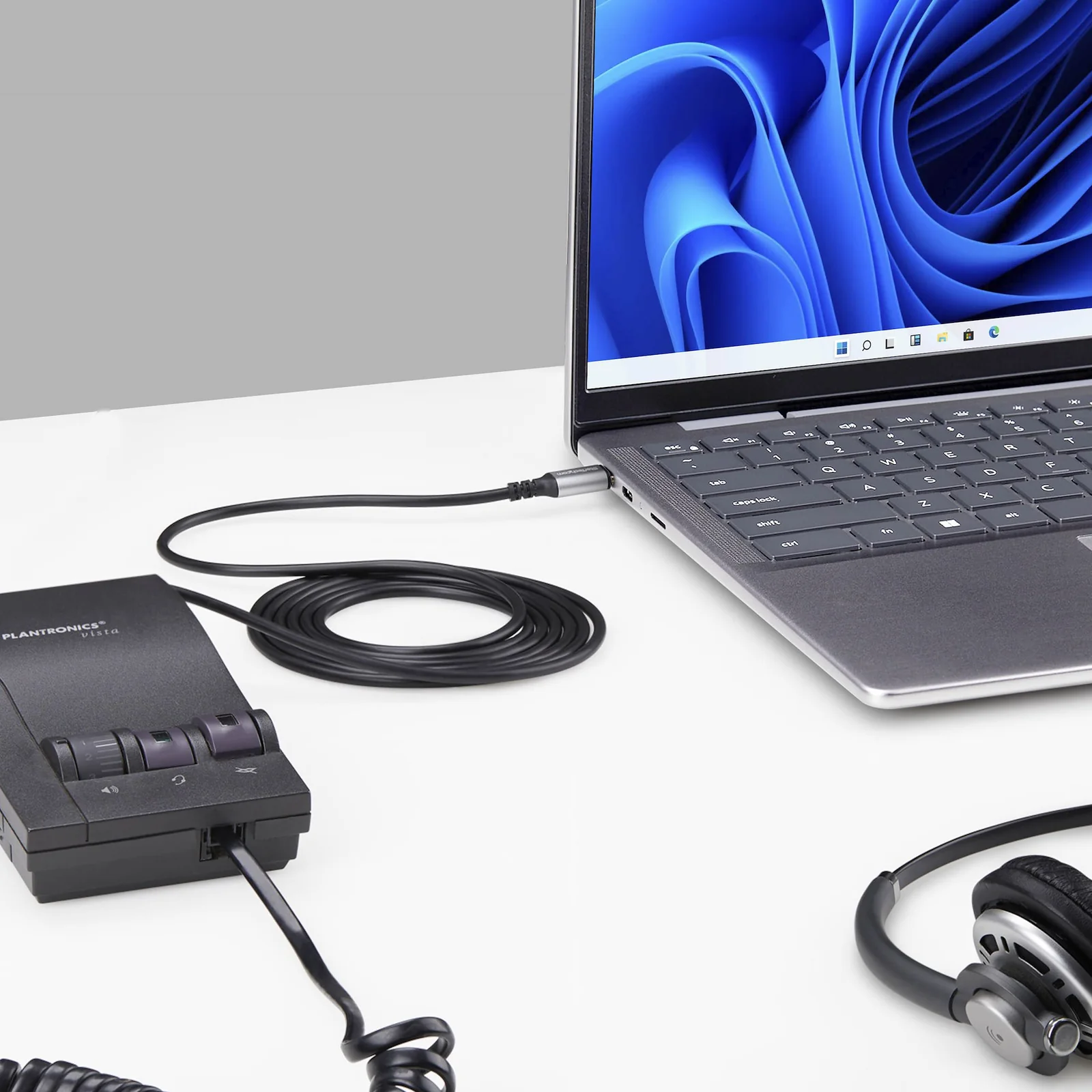 StarTech.com Adaptateur USB-C vers RJ9 pour Combiné Téléphonique de Bureau ou Casque Filaire/Sans Fil, Utilise le Matériel Fixe Existant, 1,8m, pour Ordinateur Portable/de Bureau/Mobile