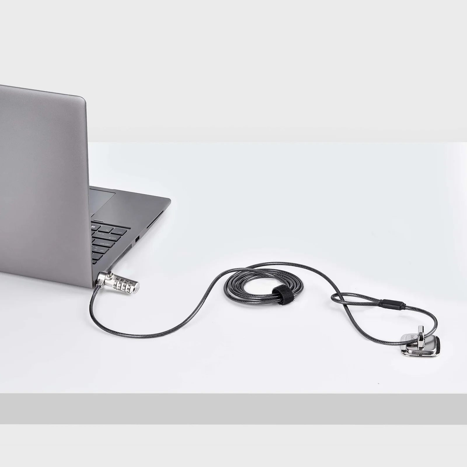 StarTech.com Antivol pour Ordinateur Portable Compatible Nano Slot, Câble de Verrouillage de 1,5m, Sécurité Antivol pour PC Portable, Câble en Acier Résistant aux Coupures, Serrure à 4 Chiffres