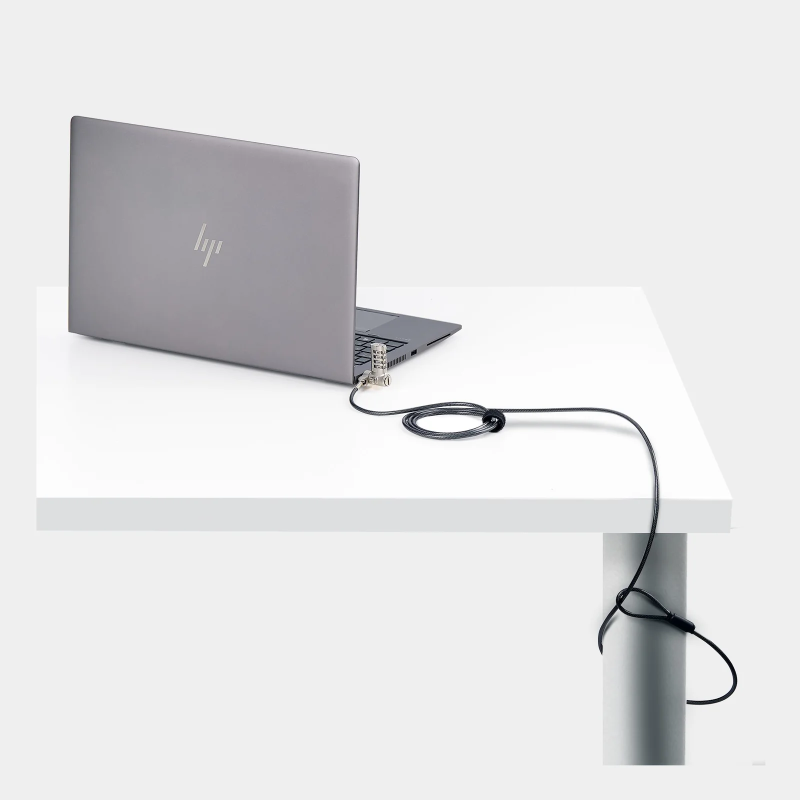 StarTech.com Câble Antivol pour Ordinateur Portable de 2m - Câble de Sécurité pour PC Portable, Compatible avec Noble Wedge®/Nano/K-Slot - Câble de Verrouillage avec Serrure à Combinaison sans Clé, Câble Anti-Vol