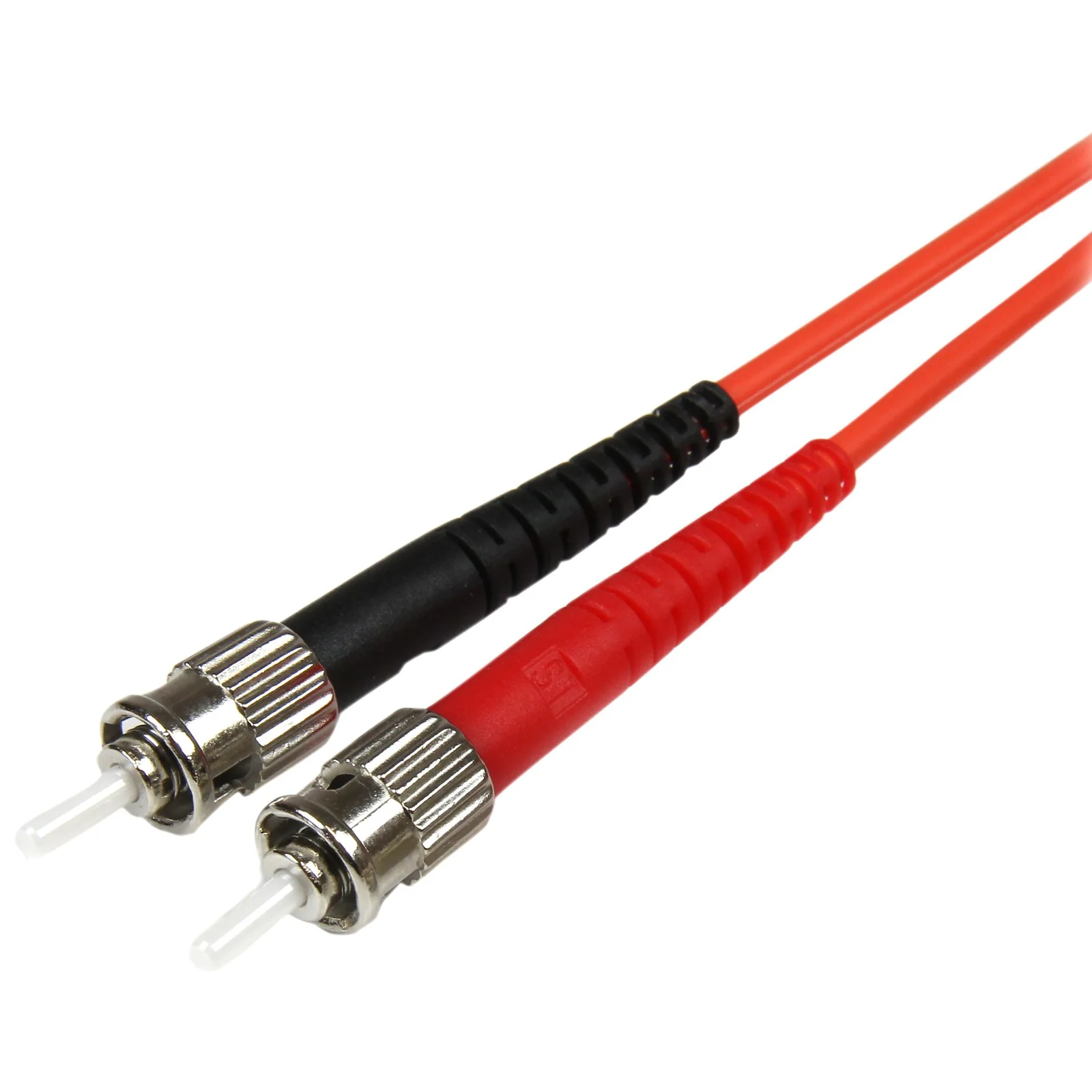 Gros plan sur les deux connecteurs ST duplex cylindriques argentés du câble fibre optique orange