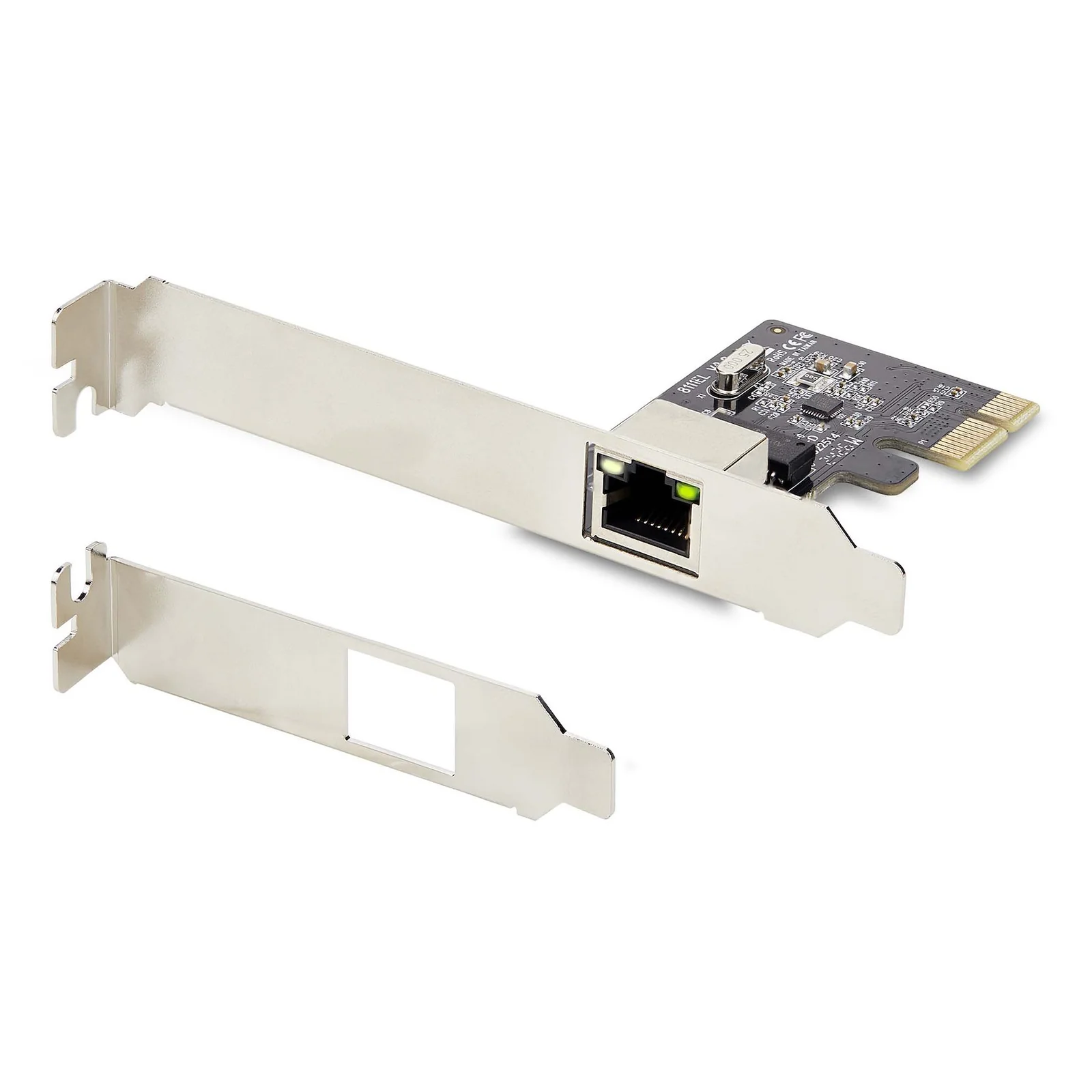 Carte réseau PCIe avec deux équerres incluses, pleine hauteur montée et demi-hauteur séparée en bas, port RJ45 avec voyants
