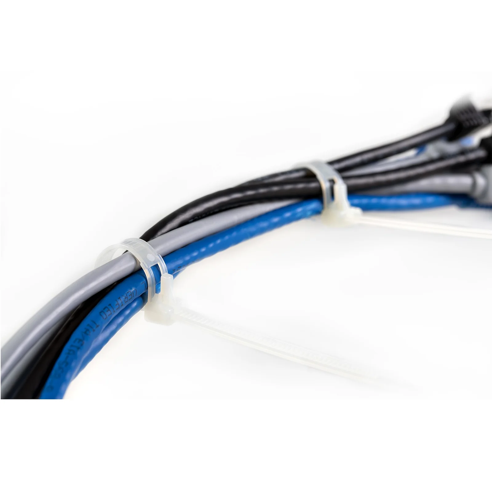 StarTech.com Colliers de Serrage Réutilisables 25 cm Blancs - Largeur 7 mm - Diam. faisceau 65 mm - Résistance traction 22 kg - Colson nylon détachable - Intérieur/extérieur - Homologués 94V-2/UL - 100 pcs