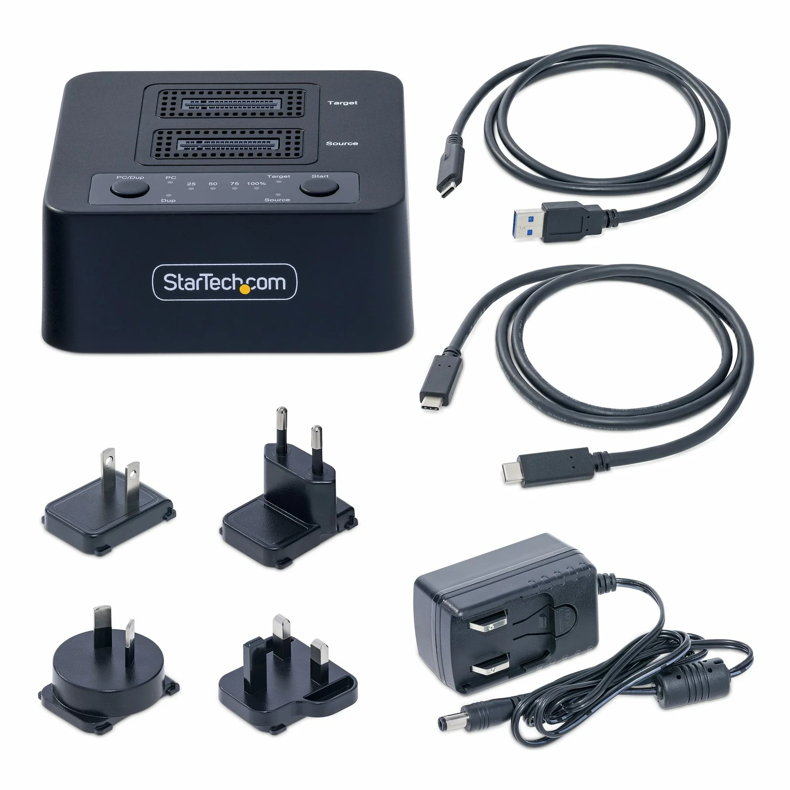 Contenu de la boîte avec la station, un câble USB-C vers USB-A, un câble USB-C, un adaptateur secteur et quatre embouts de prise internationaux
