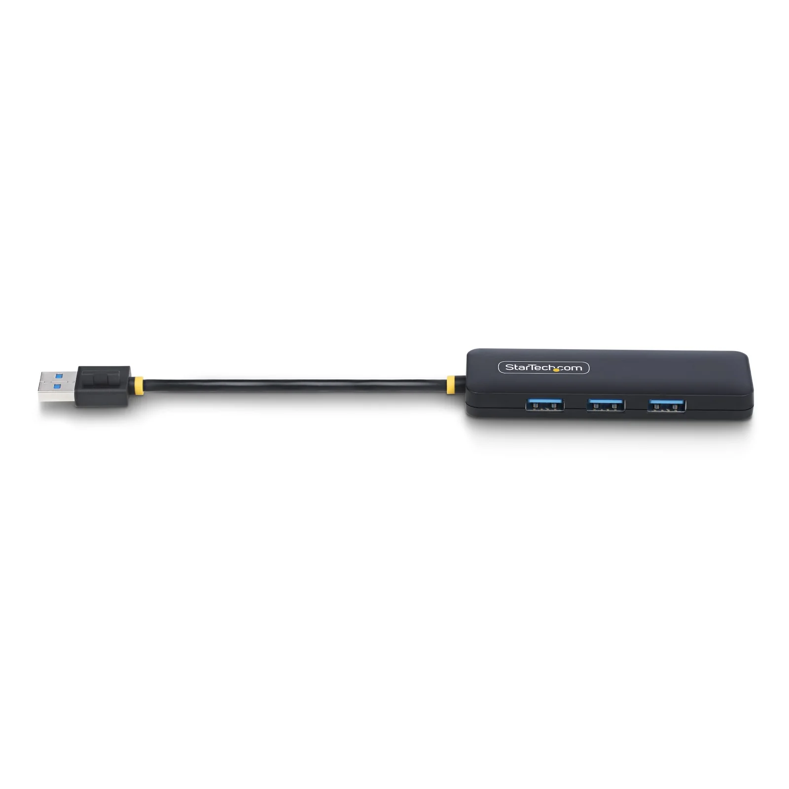 Hub USB-A 4 ports noir vu de face en position allongée, câble court reliant le connecteur USB-A mâle au corps du hub avec 4 ports à languettes bleues