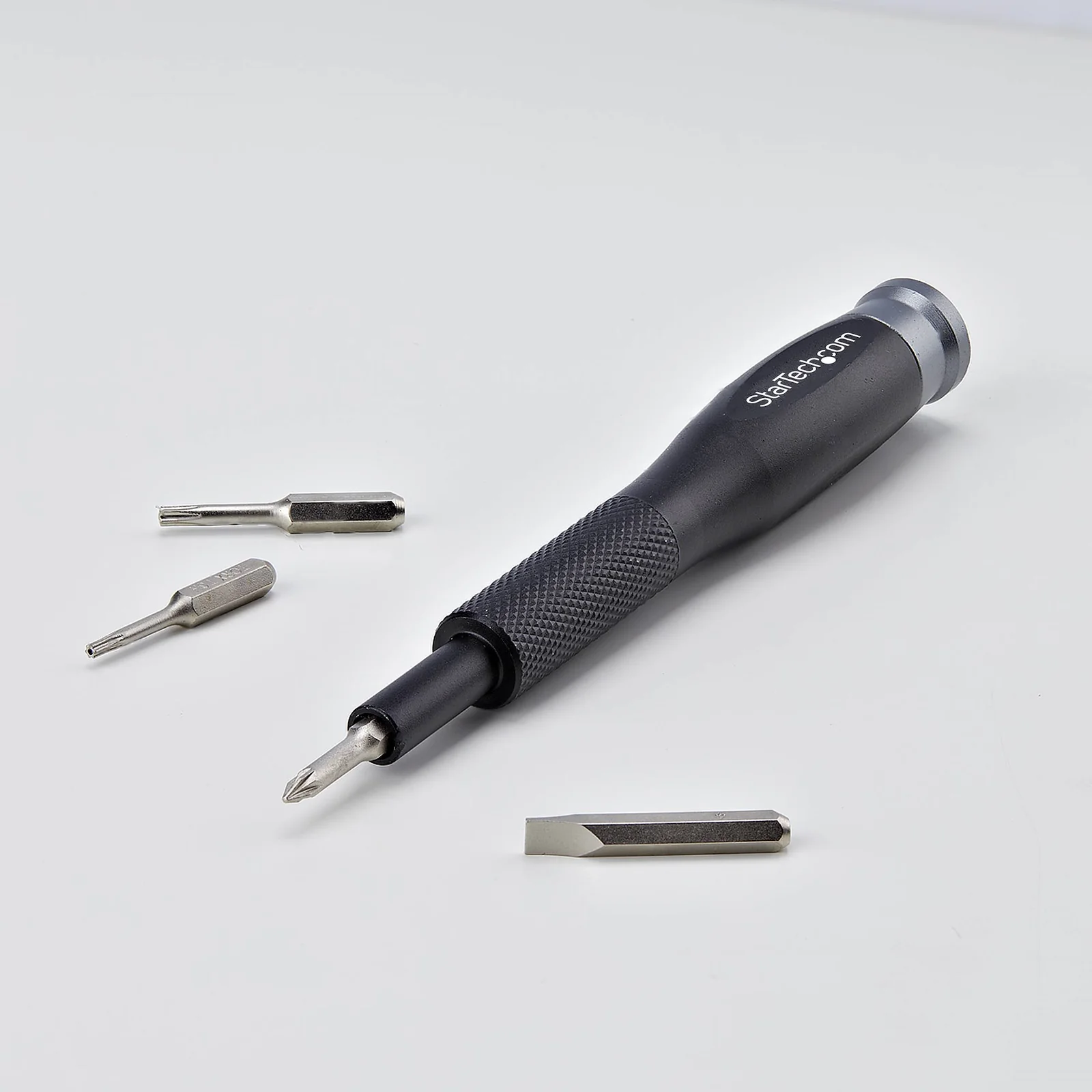 StarTech.com Kit de Réparation Informatique 40 pièces pour Ordinateur Portable/PC/Téléphone, Jeu de Tournevis de Précision 30-Bit, Couvercle Amovible avec Tampon Magnétique, Outils de Préhension