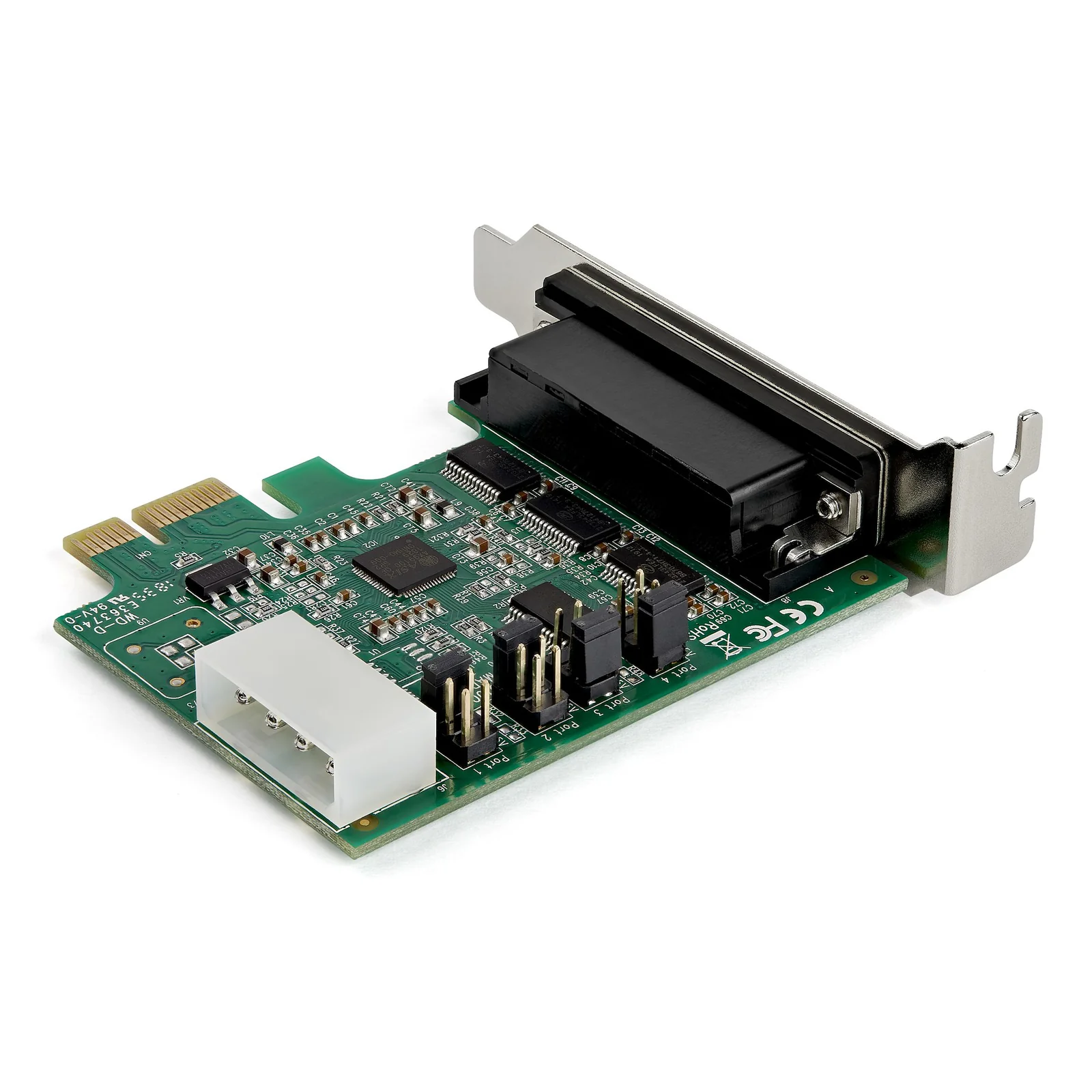 Carte PCIe série vue de dos en angle montrant le connecteur DB44 sur équerre basse profil et le connecteur d'alimentation 4 broches